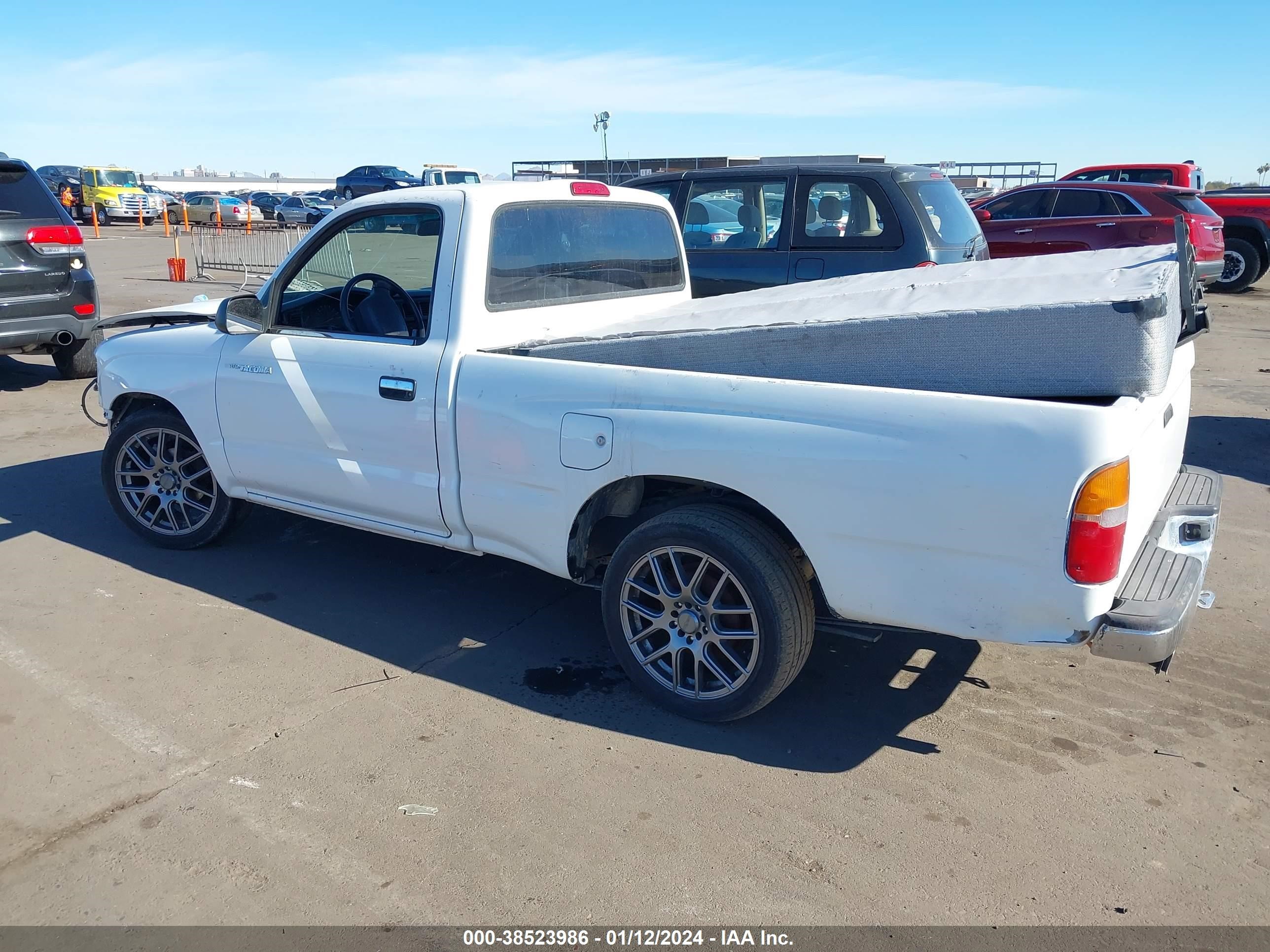 Photo 2 VIN: 4TANL42N1YZ624230 - TOYOTA TACOMA 