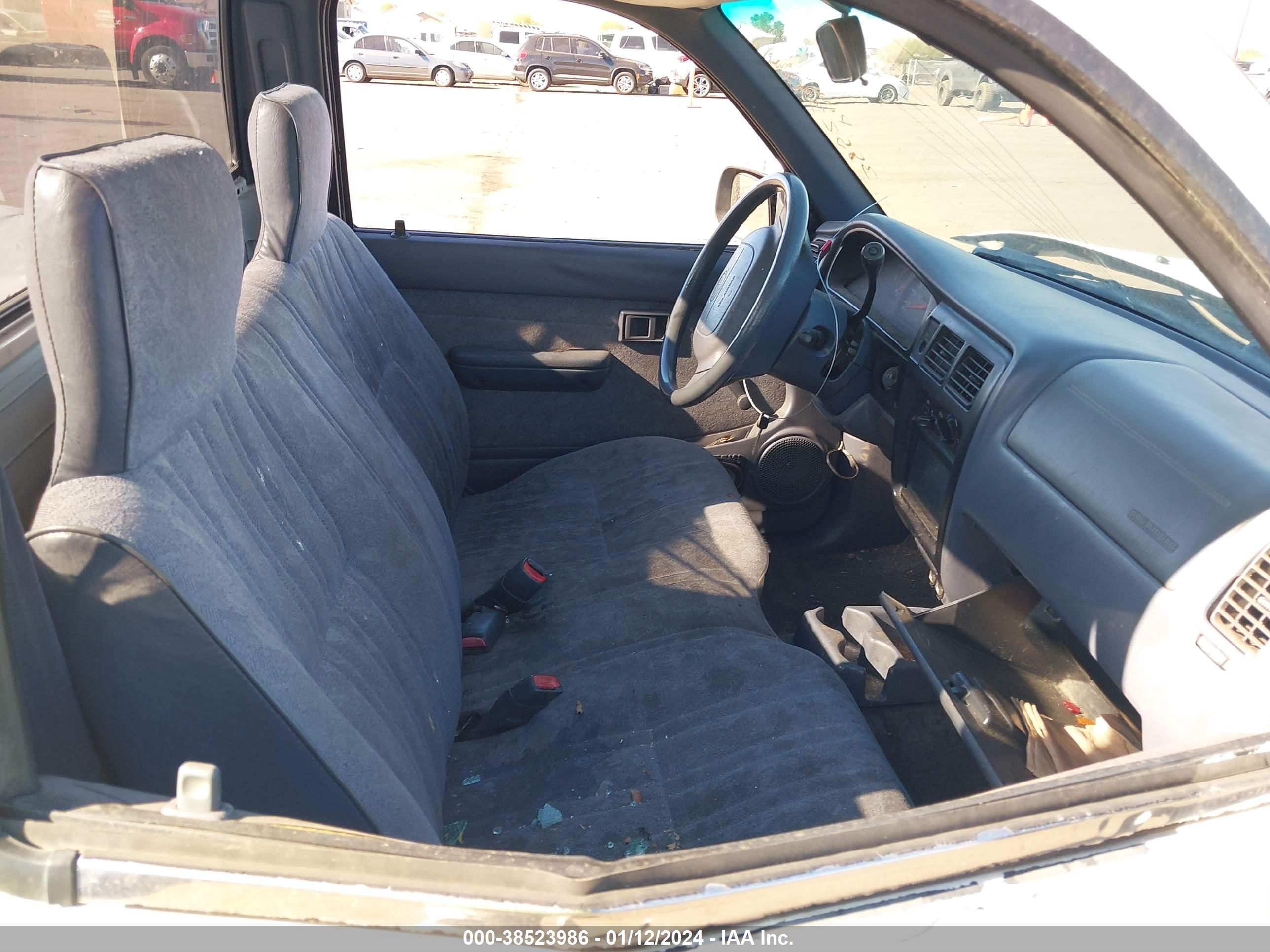 Photo 4 VIN: 4TANL42N1YZ624230 - TOYOTA TACOMA 