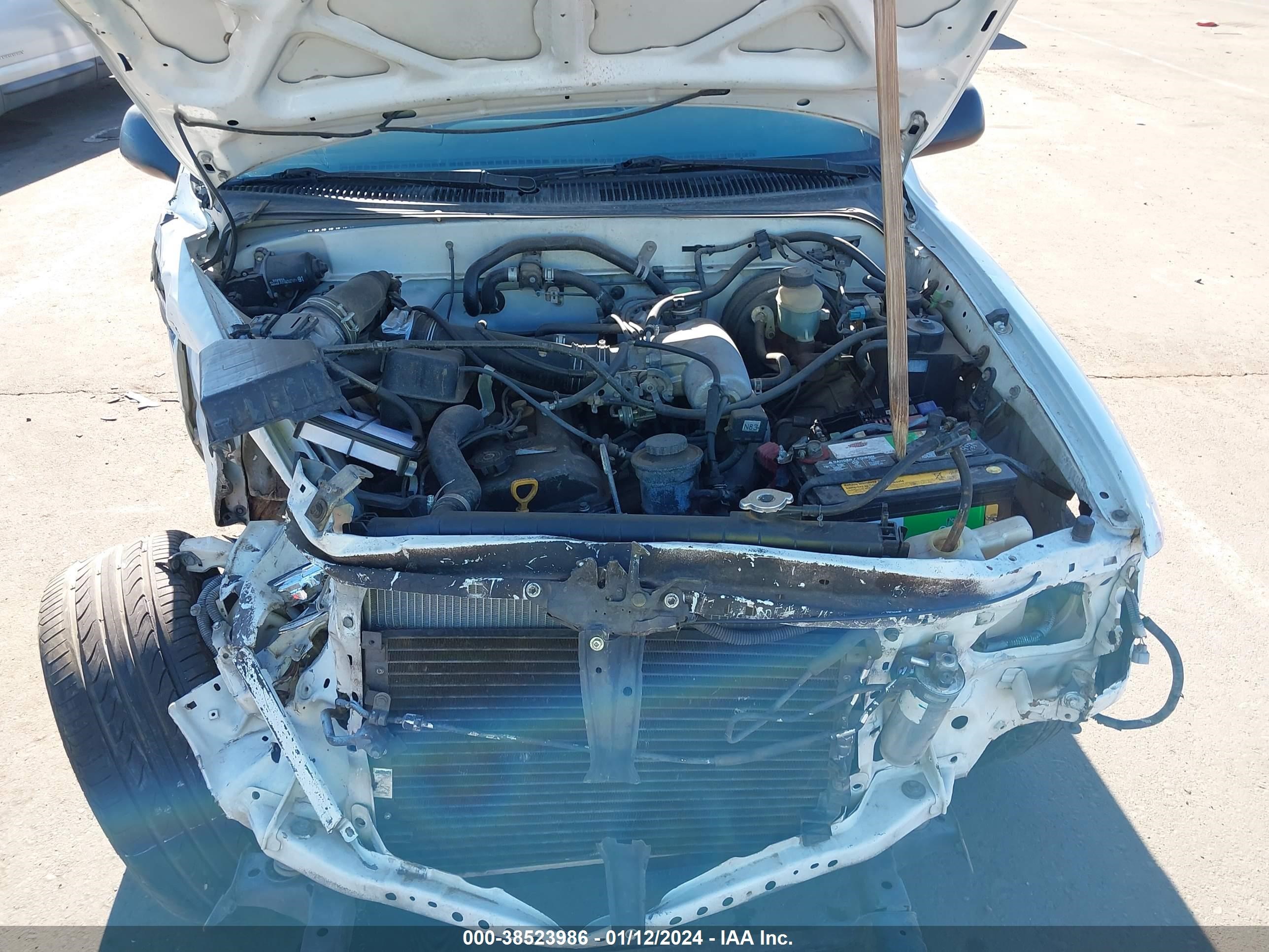 Photo 9 VIN: 4TANL42N1YZ624230 - TOYOTA TACOMA 