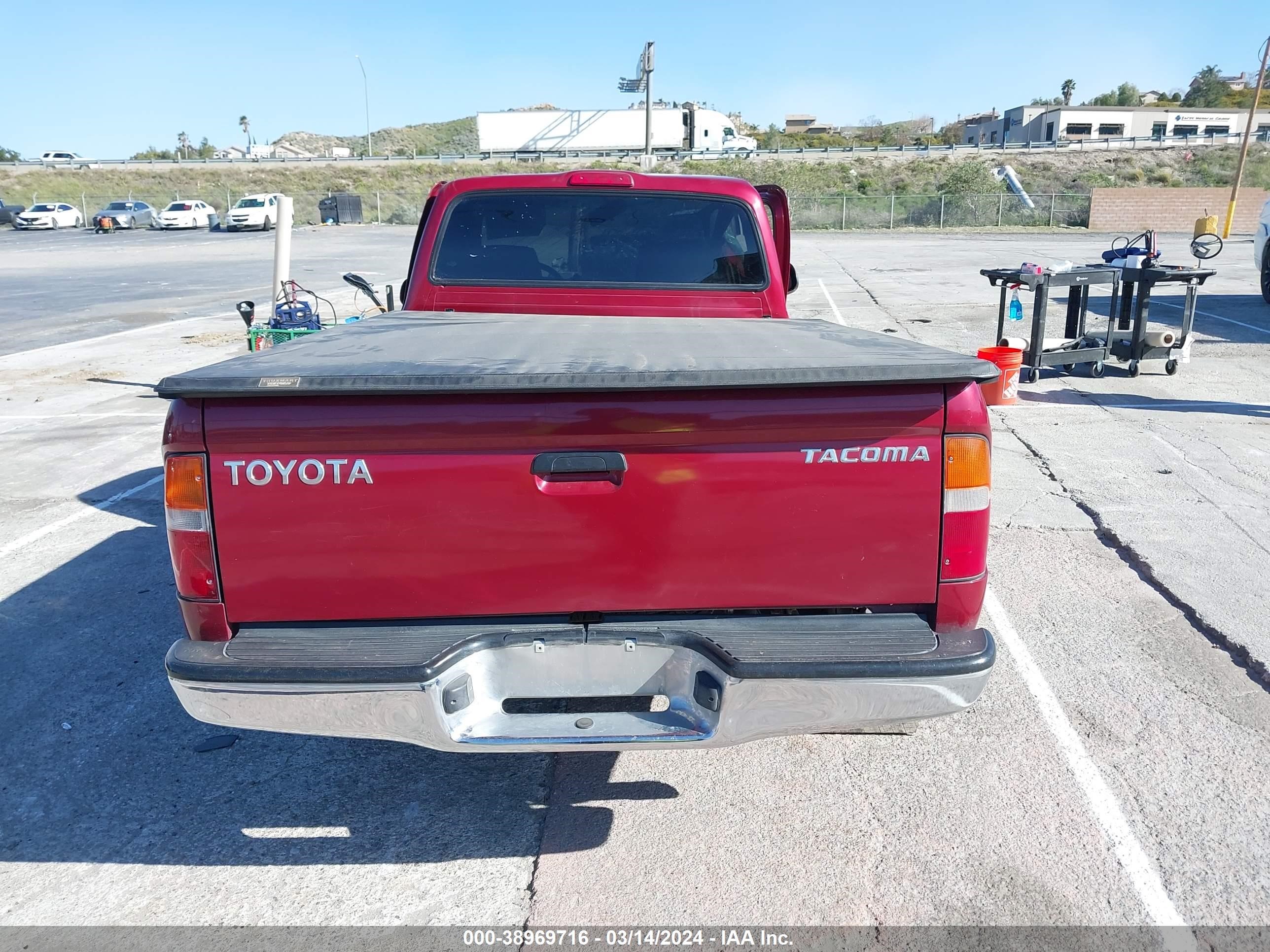 Photo 15 VIN: 4TANL42N1YZ629735 - TOYOTA TACOMA 