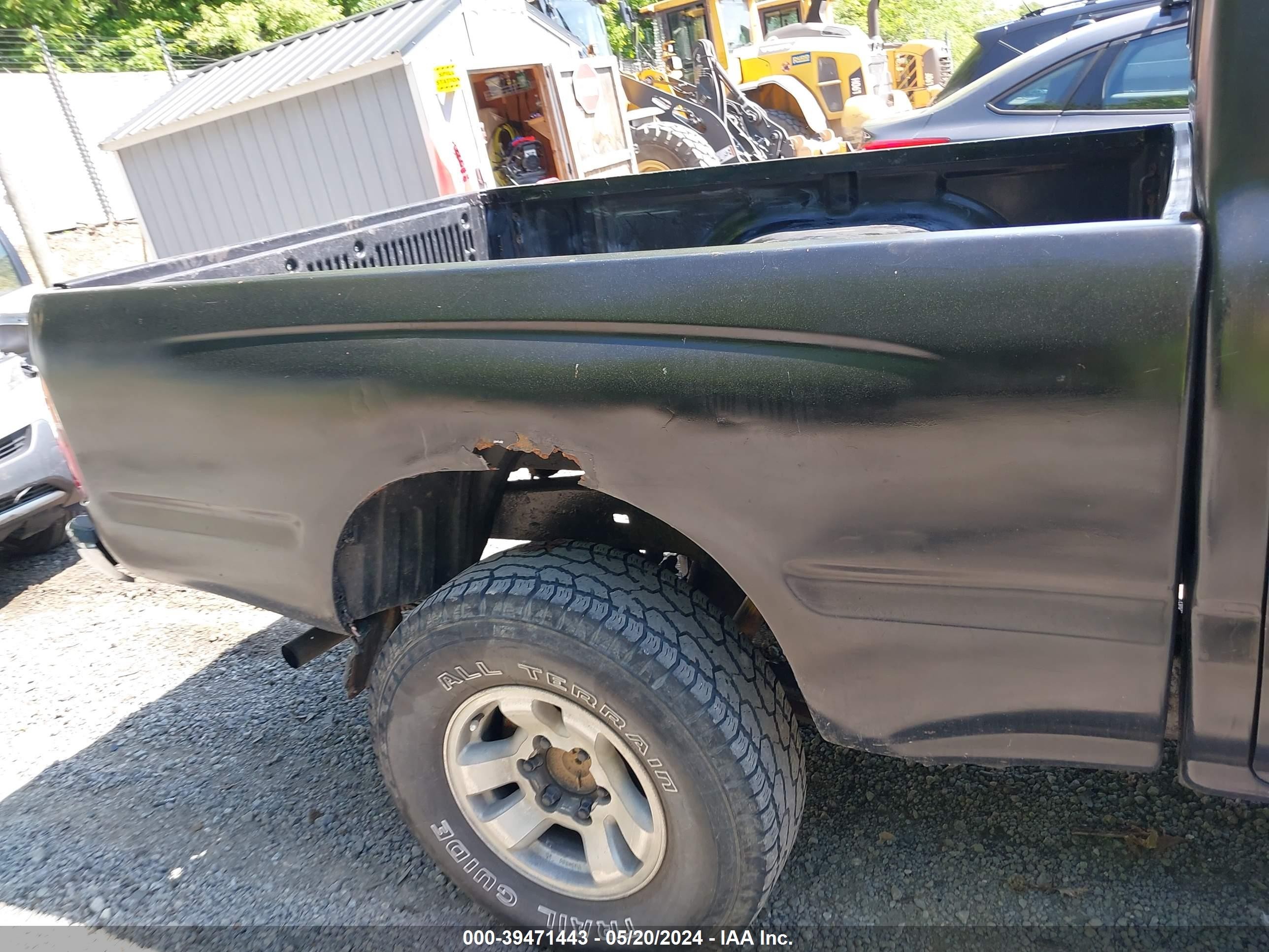 Photo 14 VIN: 4TAPM62N0XZ452045 - TOYOTA TACOMA 