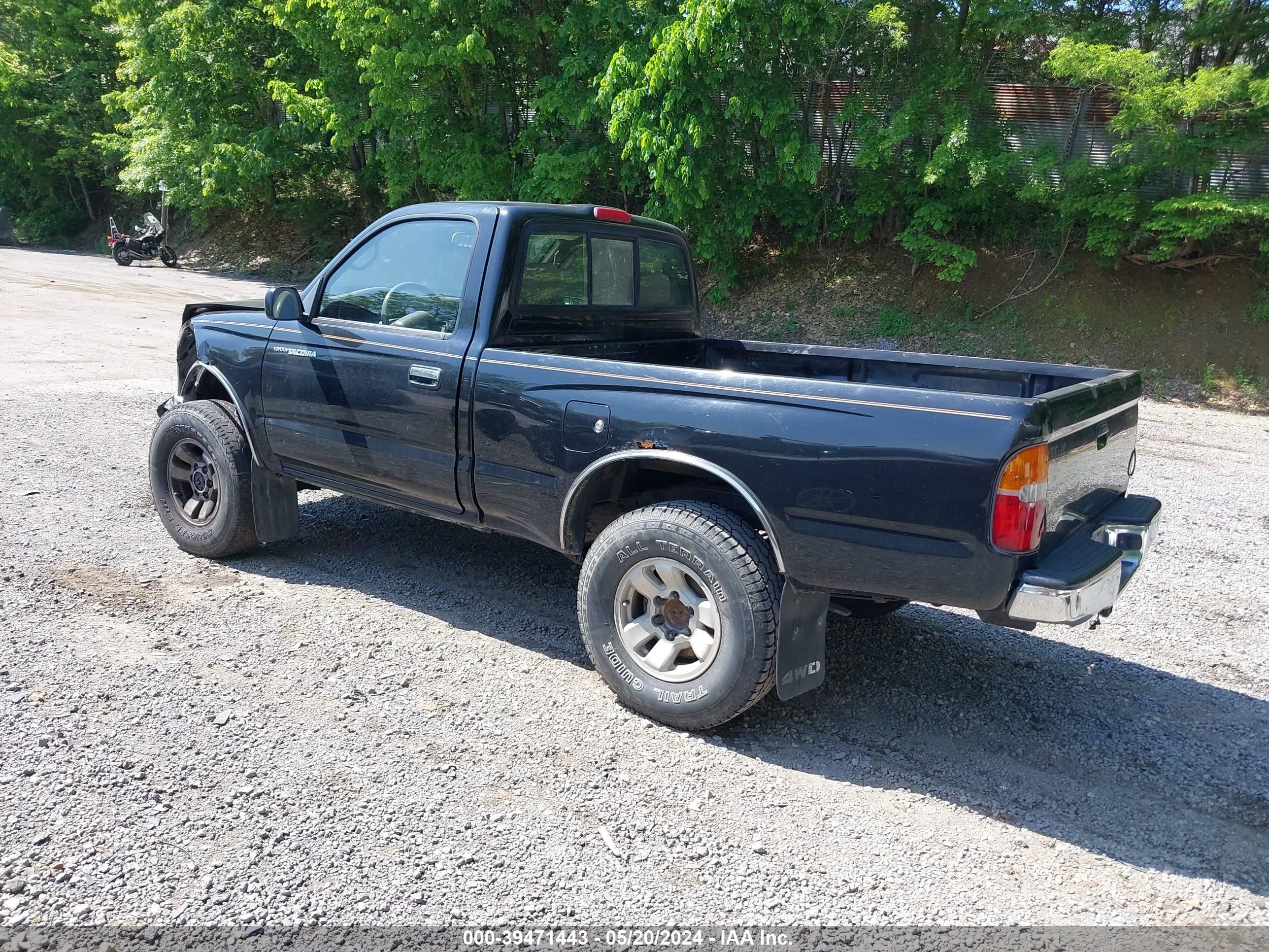 Photo 2 VIN: 4TAPM62N0XZ452045 - TOYOTA TACOMA 