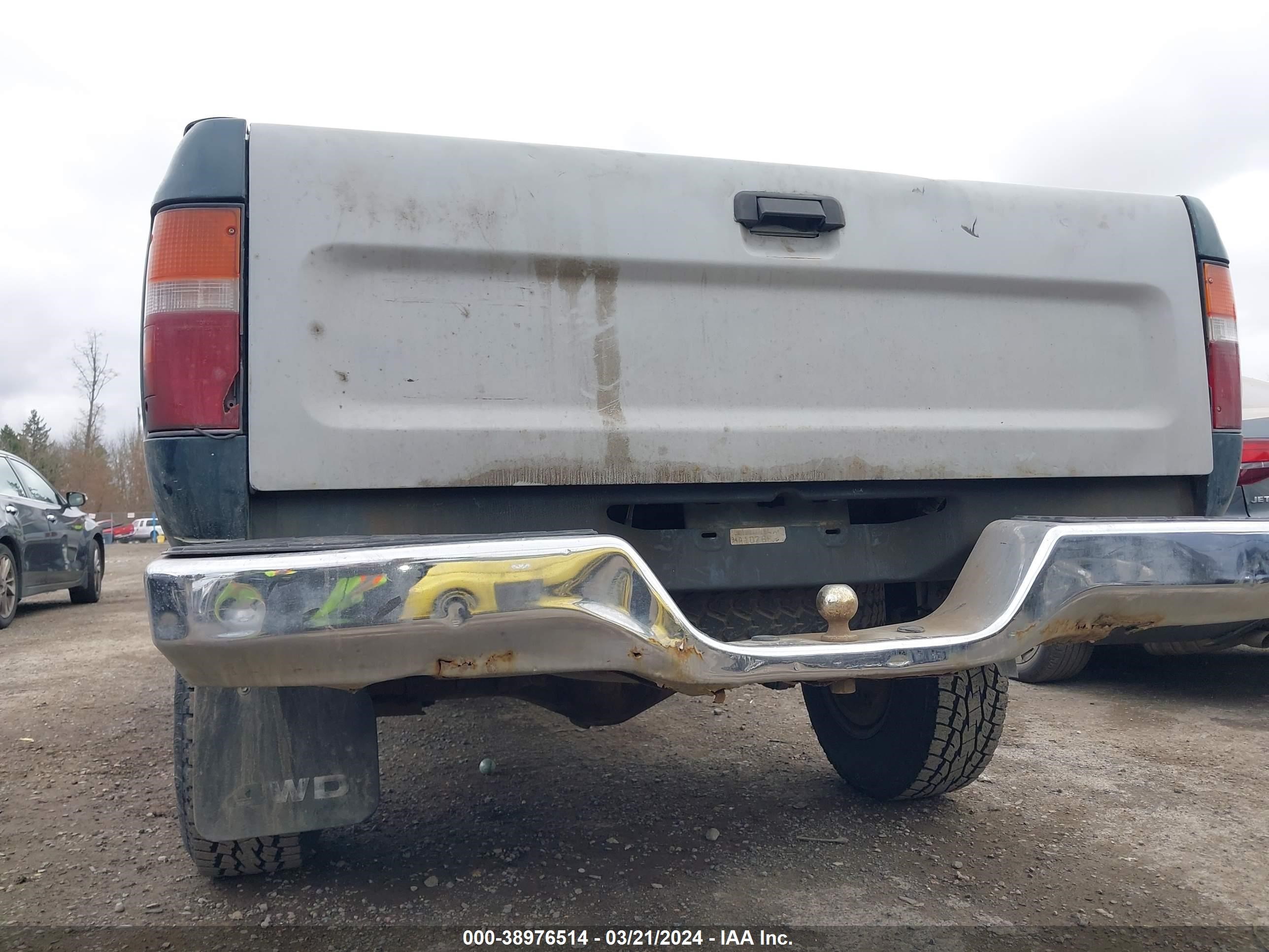 Photo 5 VIN: 4TARN01P1RZ161689 - TOYOTA PICKUP 