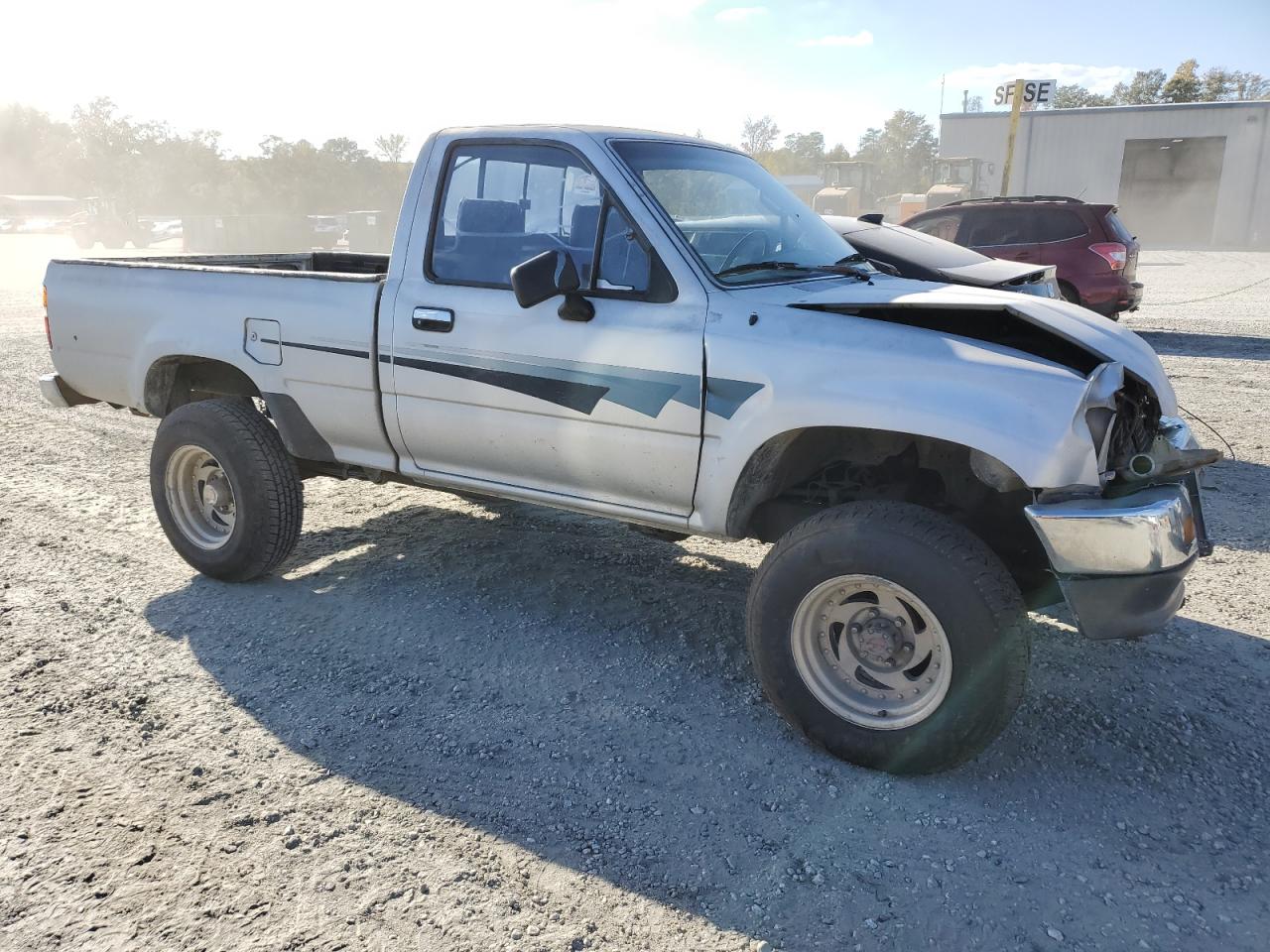 Photo 3 VIN: 4TARN01P5NZ025124 - TOYOTA PICKUP 