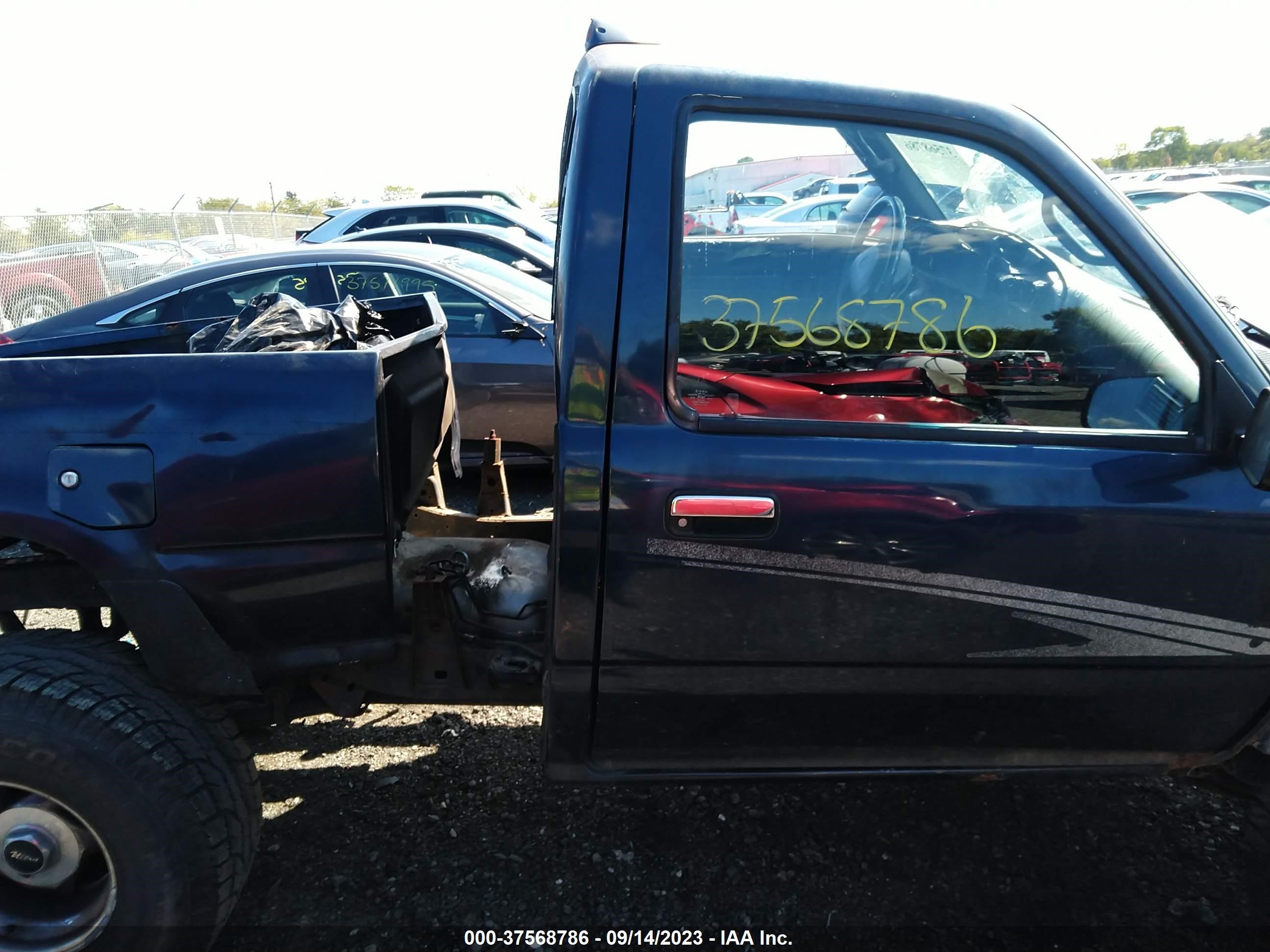 Photo 11 VIN: 4TARN01P5RZ312226 - TOYOTA PICKUP 