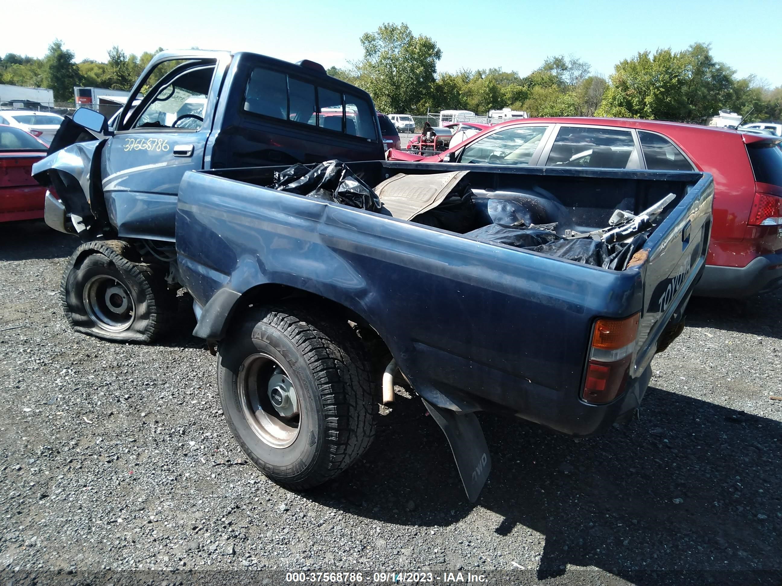 Photo 2 VIN: 4TARN01P5RZ312226 - TOYOTA PICKUP 