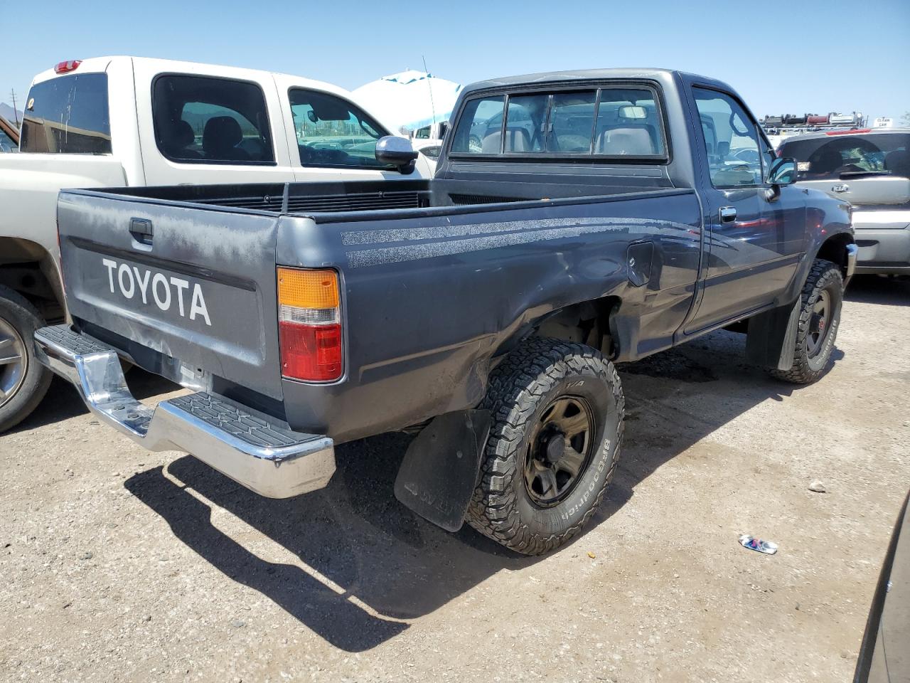 Photo 2 VIN: 4TARN01P9PZ059246 - TOYOTA PICKUP 