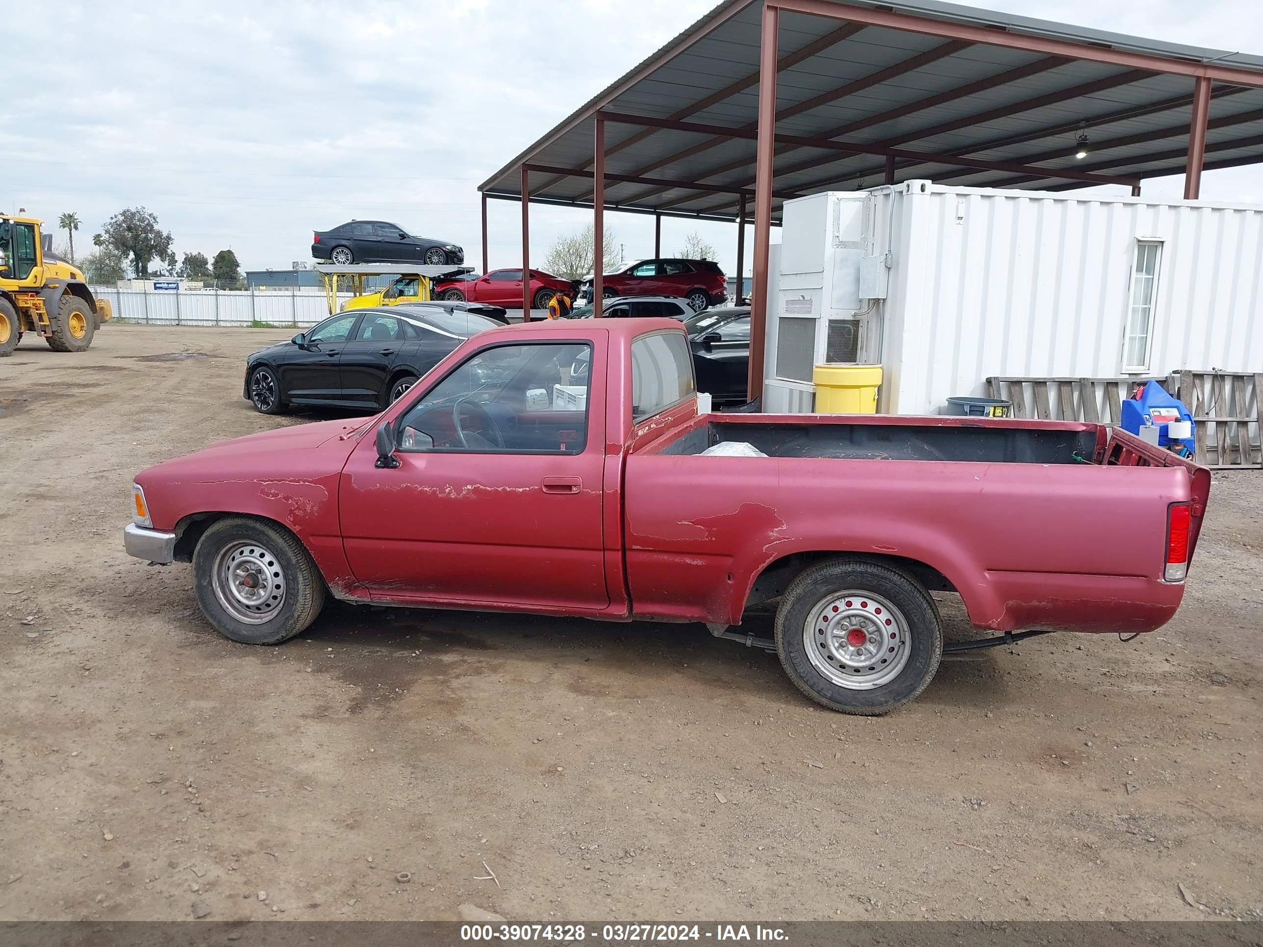 Photo 15 VIN: 4TARN81A0NZ001016 - TOYOTA PICKUP 