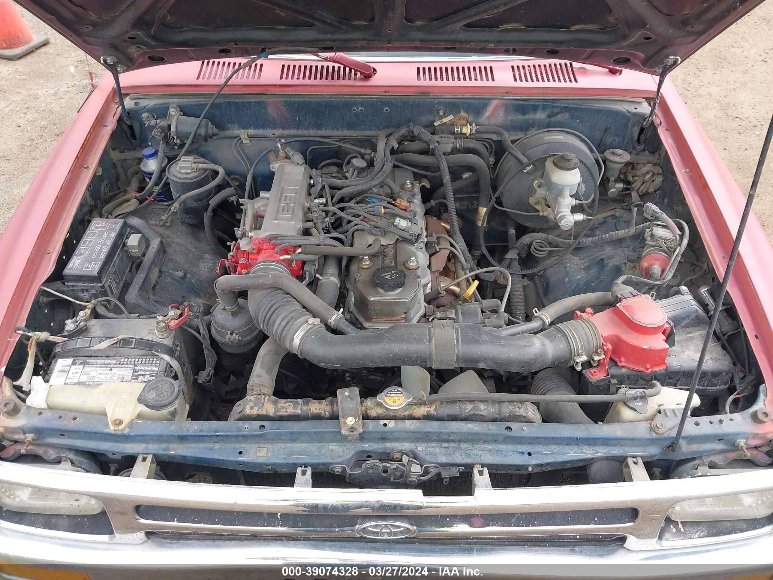 Photo 9 VIN: 4TARN81A0NZ001016 - TOYOTA PICKUP 