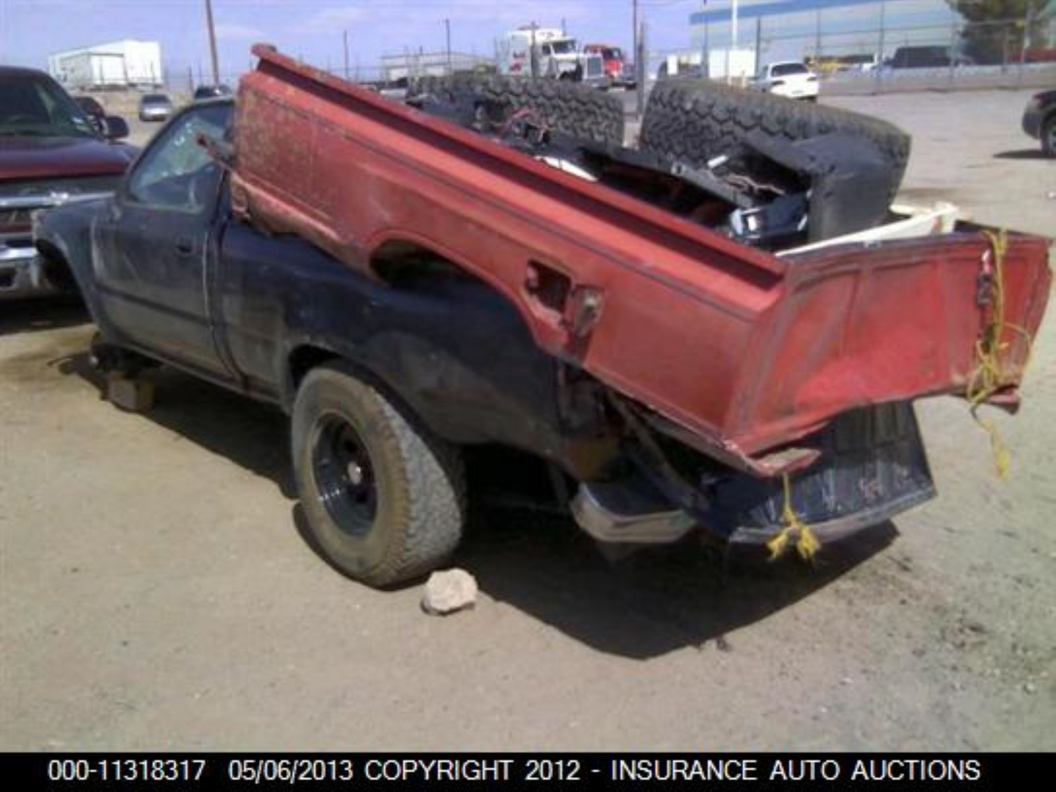 Photo 2 VIN: 4TARN81A0NZ008175 - TOYOTA PICKUP 