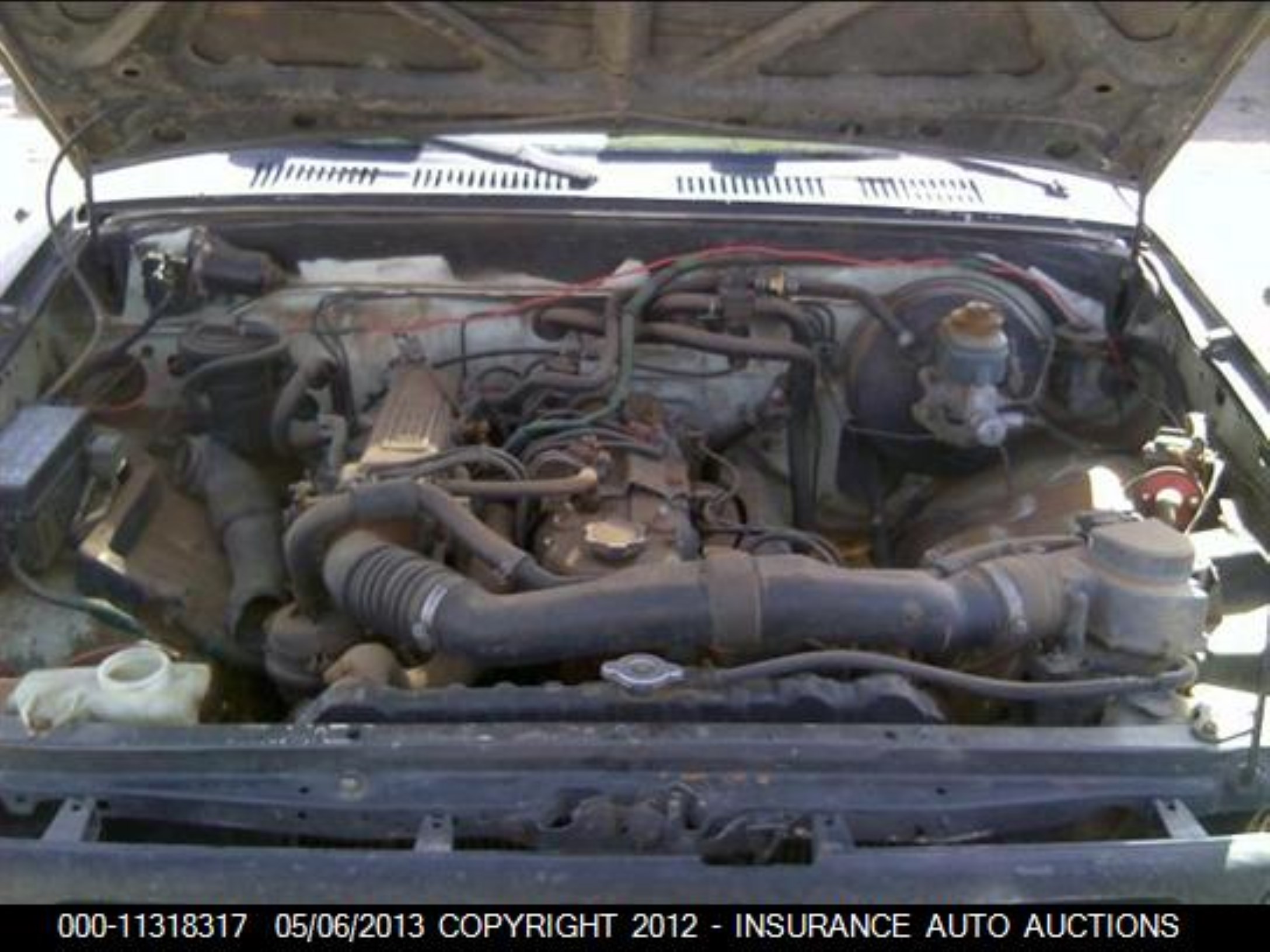 Photo 9 VIN: 4TARN81A0NZ008175 - TOYOTA PICKUP 