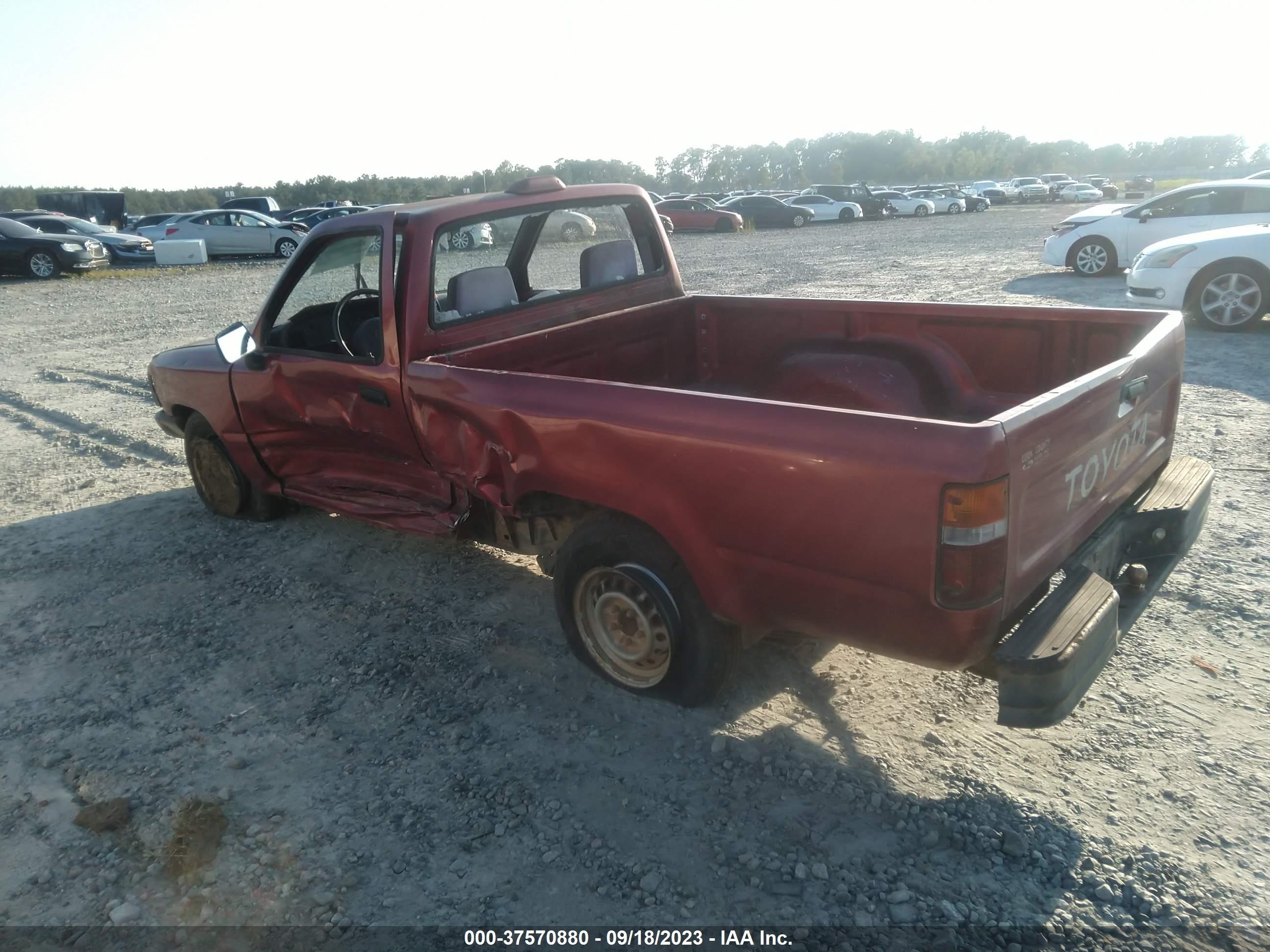 Photo 2 VIN: 4TARN81A3RZ282752 - TOYOTA PICKUP 