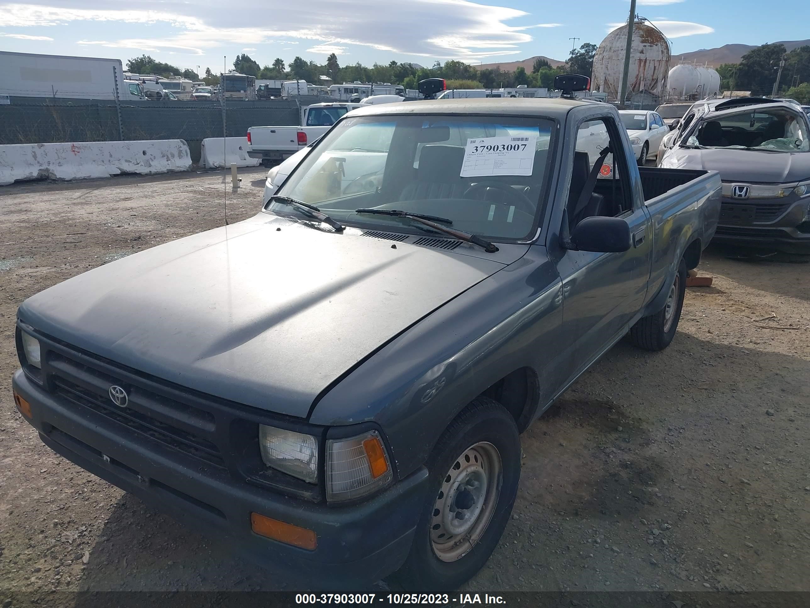 Photo 5 VIN: 4TARN81A6PZ070568 - TOYOTA PICKUP 