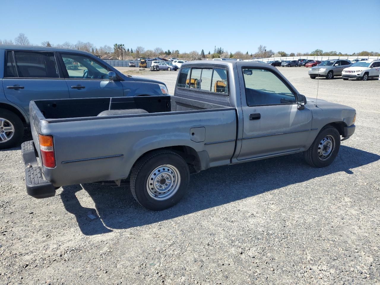 Photo 2 VIN: 4TARN81A9PZ126650 - TOYOTA PICKUP 