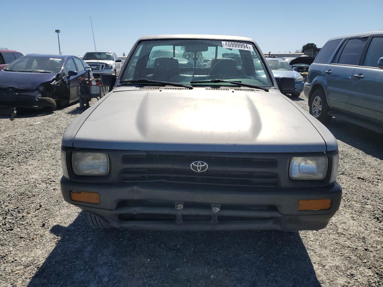 Photo 4 VIN: 4TARN81A9PZ126650 - TOYOTA PICKUP 