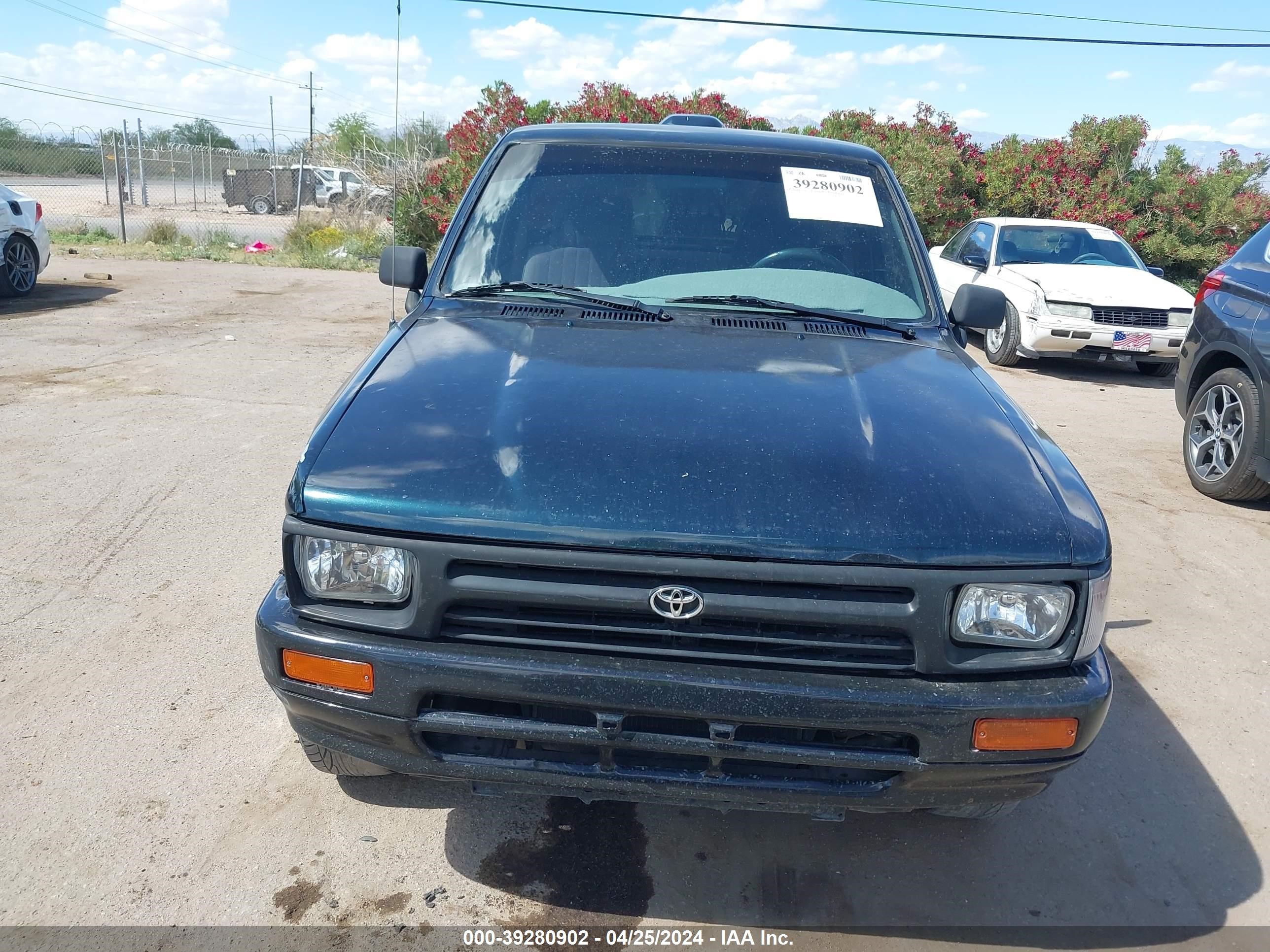 Photo 11 VIN: 4TARN81A9RZ254664 - TOYOTA PICKUP 