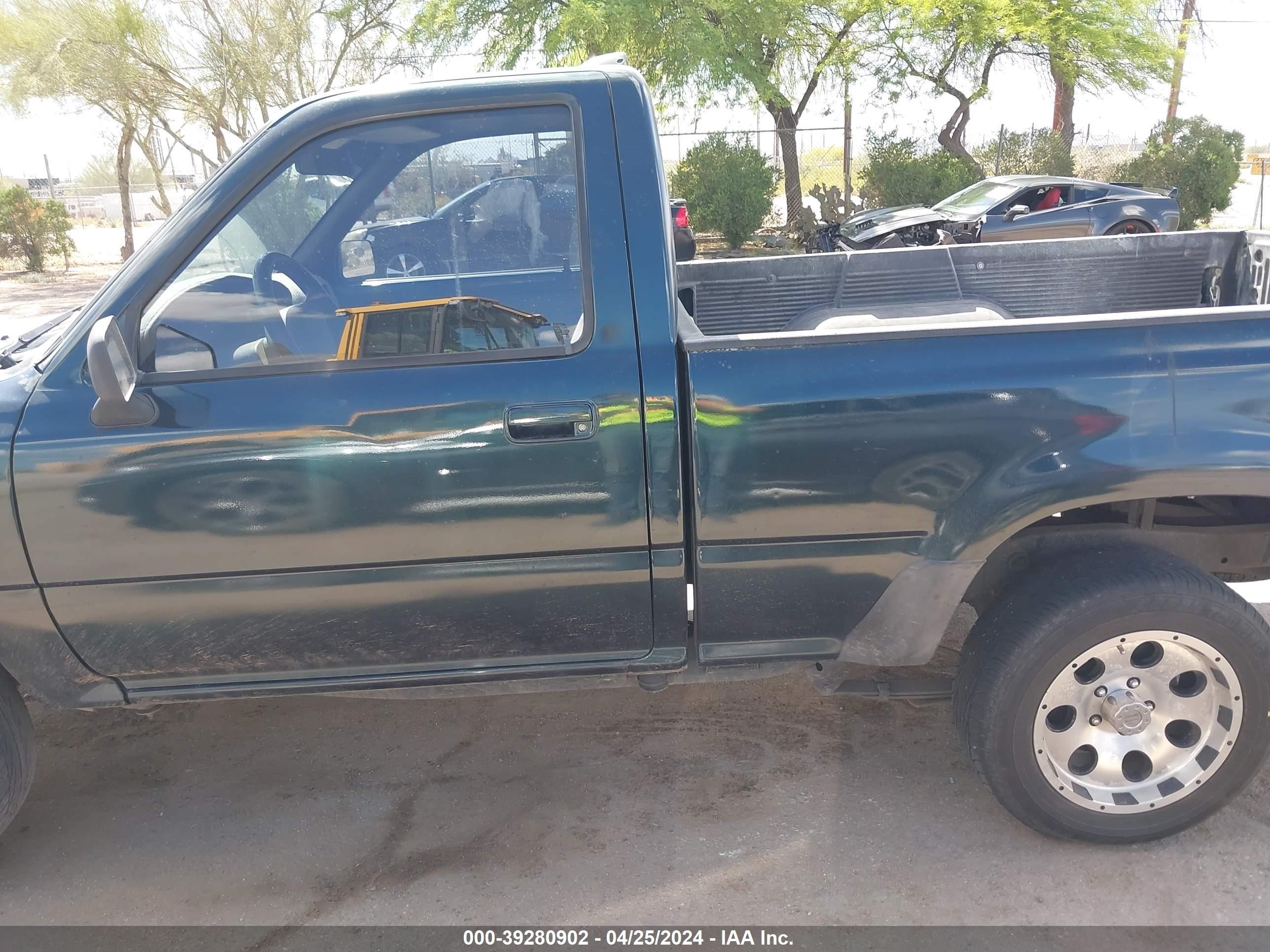 Photo 13 VIN: 4TARN81A9RZ254664 - TOYOTA PICKUP 