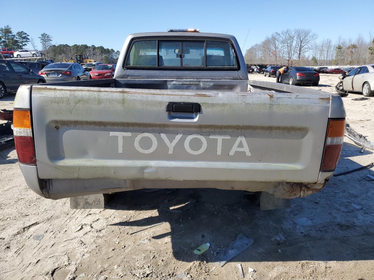 Photo 5 VIN: 4TARN81P2PZ055330 - TOYOTA PICKUP 