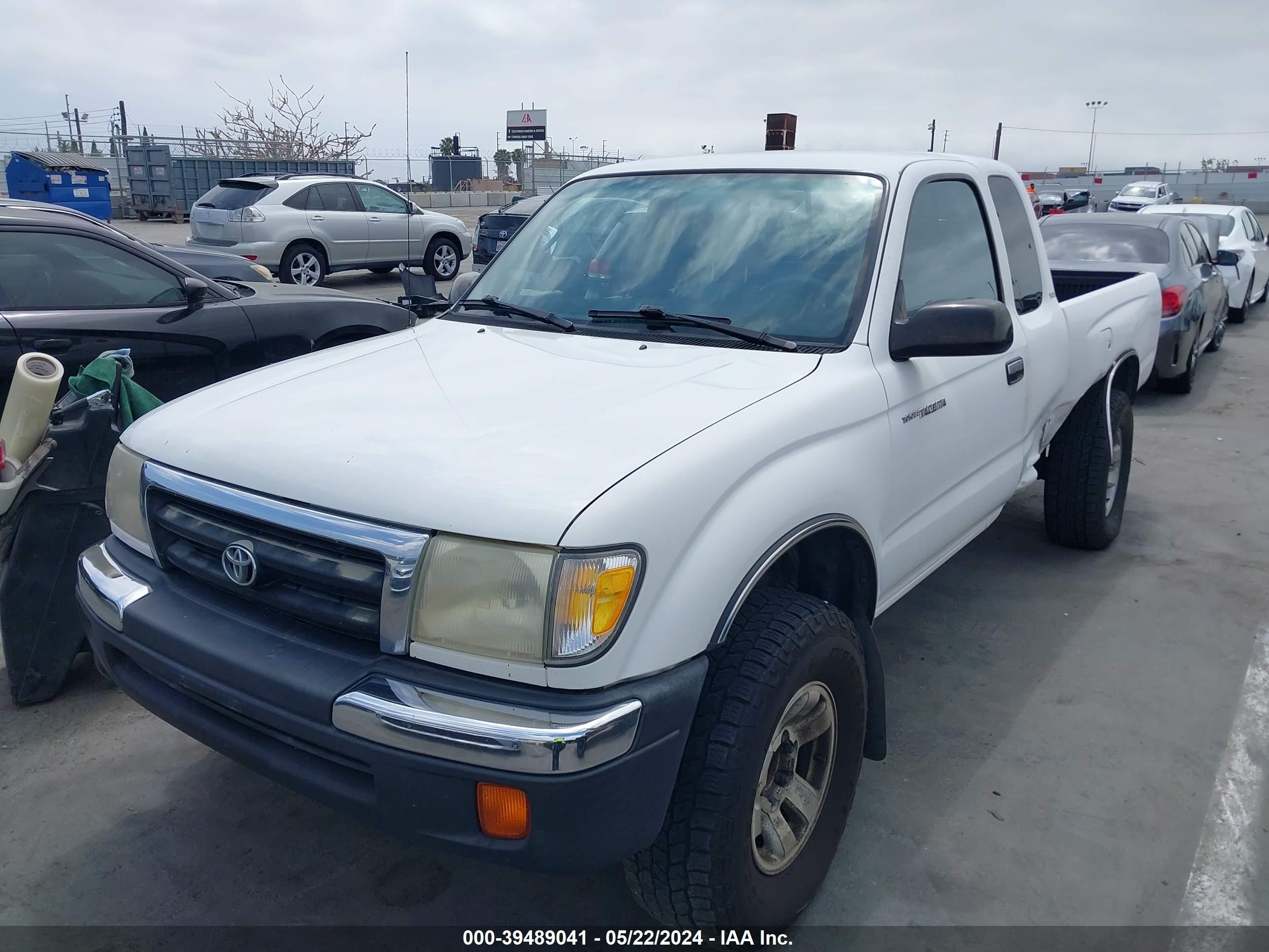 Photo 1 VIN: 4TASM92N6YZ677180 - TOYOTA TACOMA 