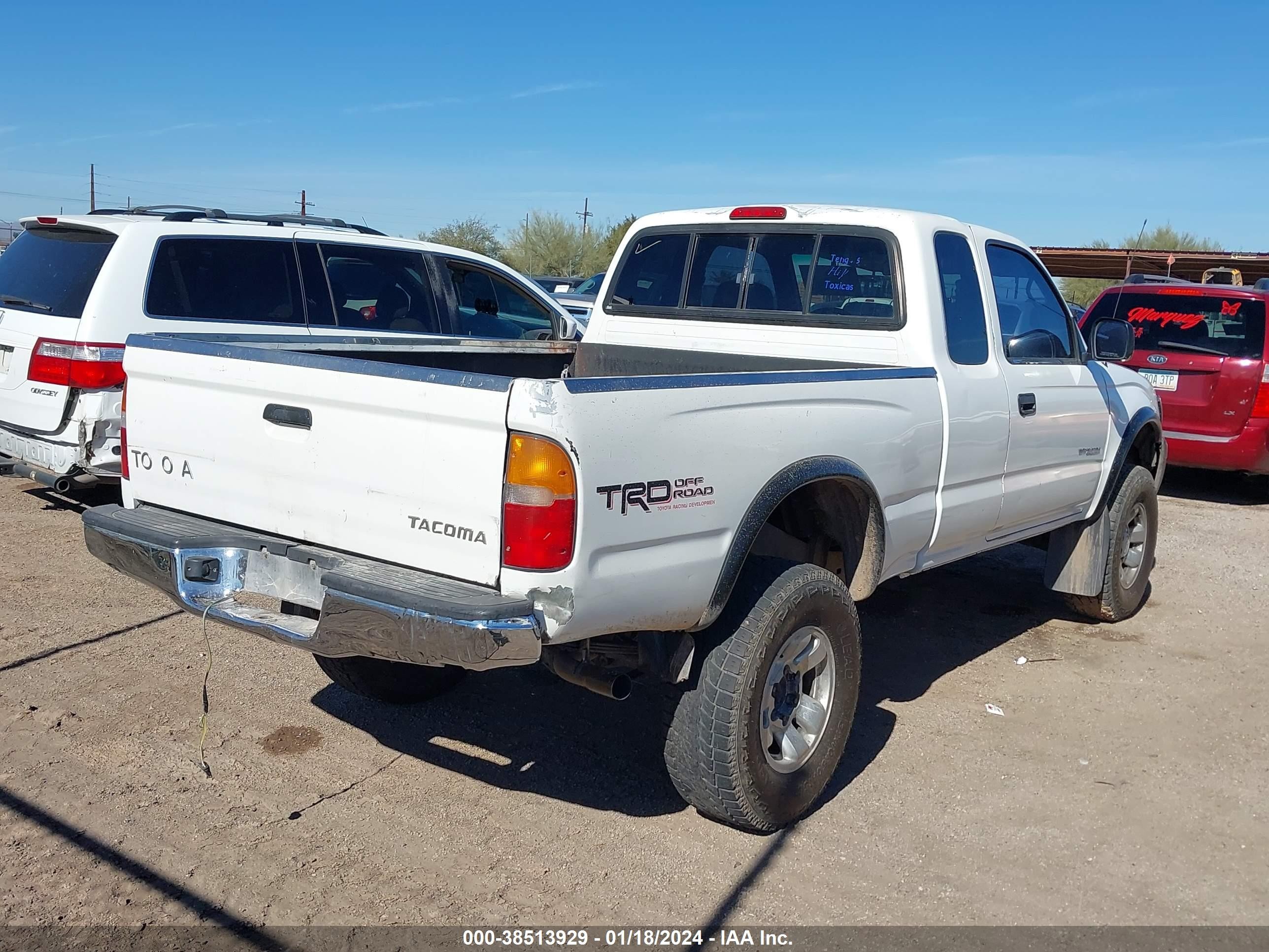 Photo 3 VIN: 4TASN92N0YZ677107 - TOYOTA TACOMA 