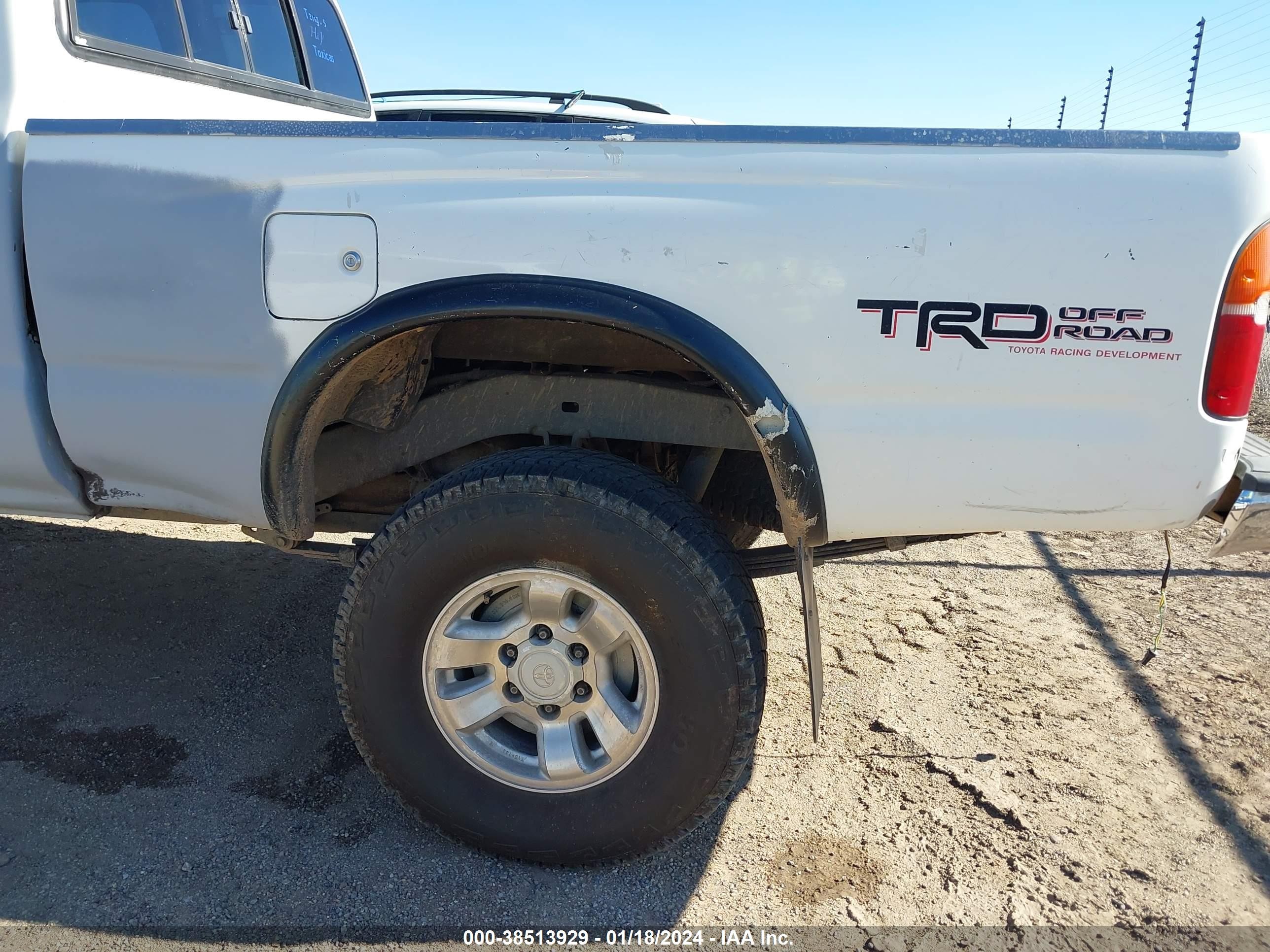 Photo 5 VIN: 4TASN92N0YZ677107 - TOYOTA TACOMA 