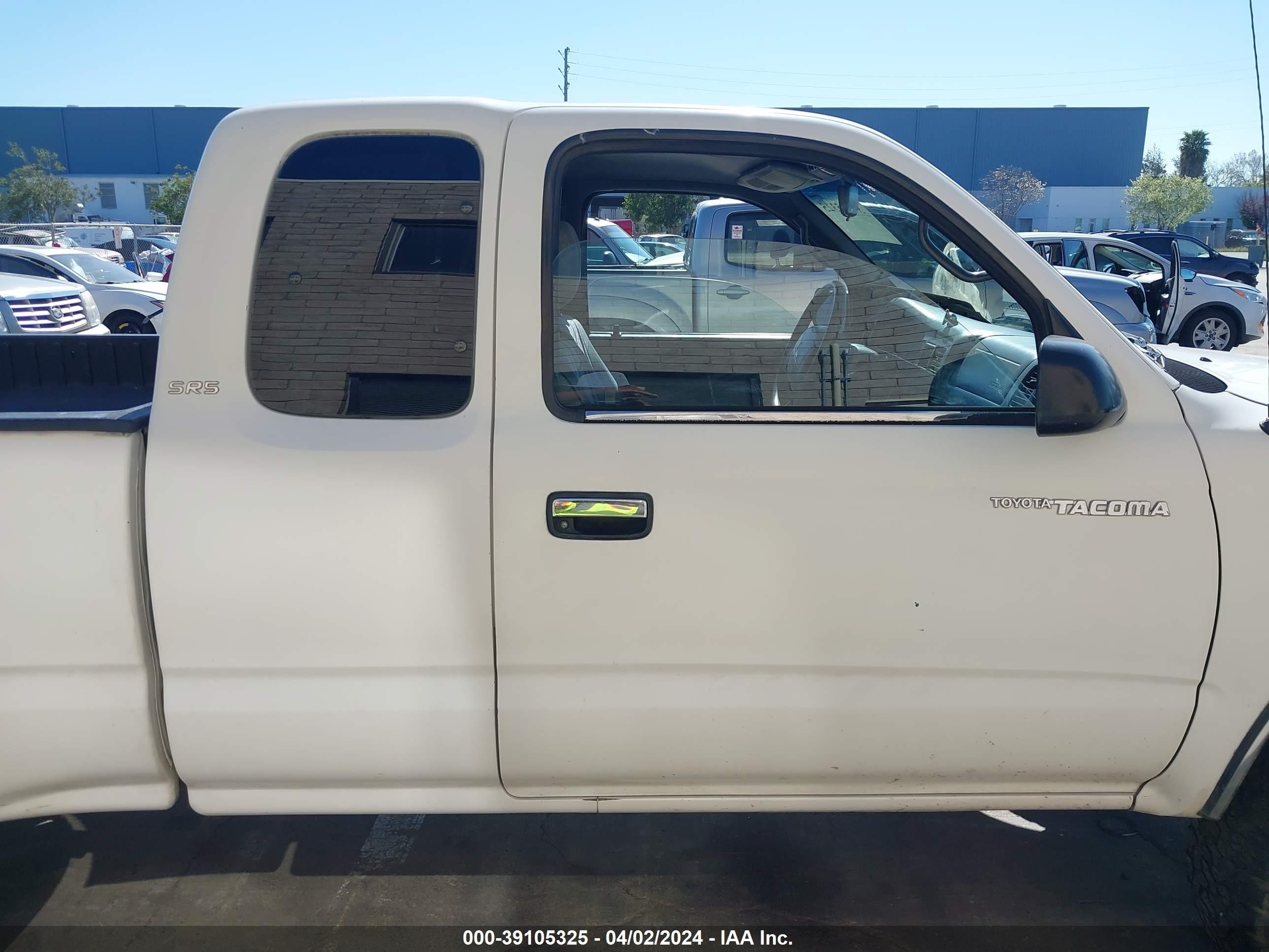 Photo 12 VIN: 4TASN92N4YZ604841 - TOYOTA TACOMA 