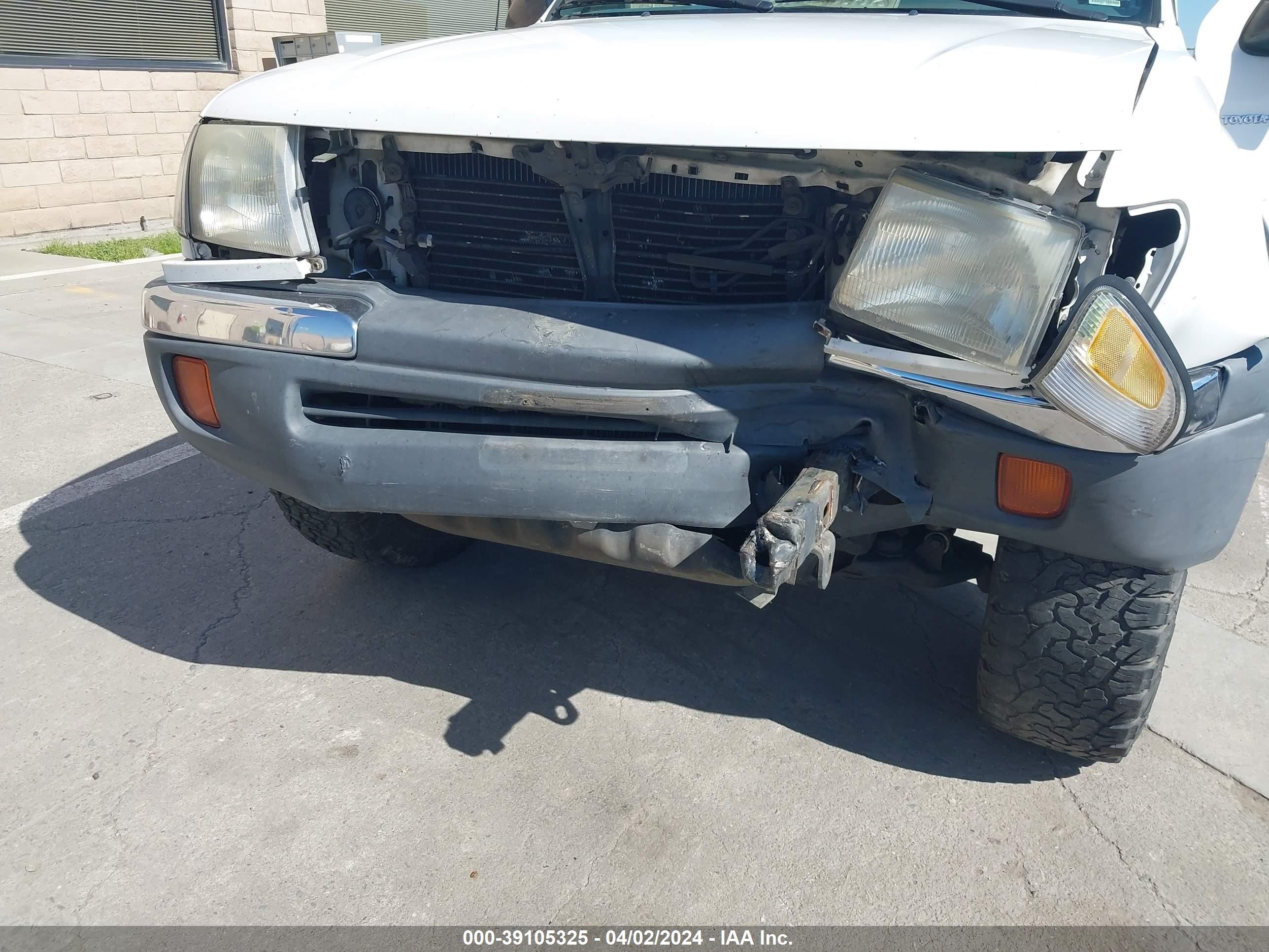 Photo 5 VIN: 4TASN92N4YZ604841 - TOYOTA TACOMA 