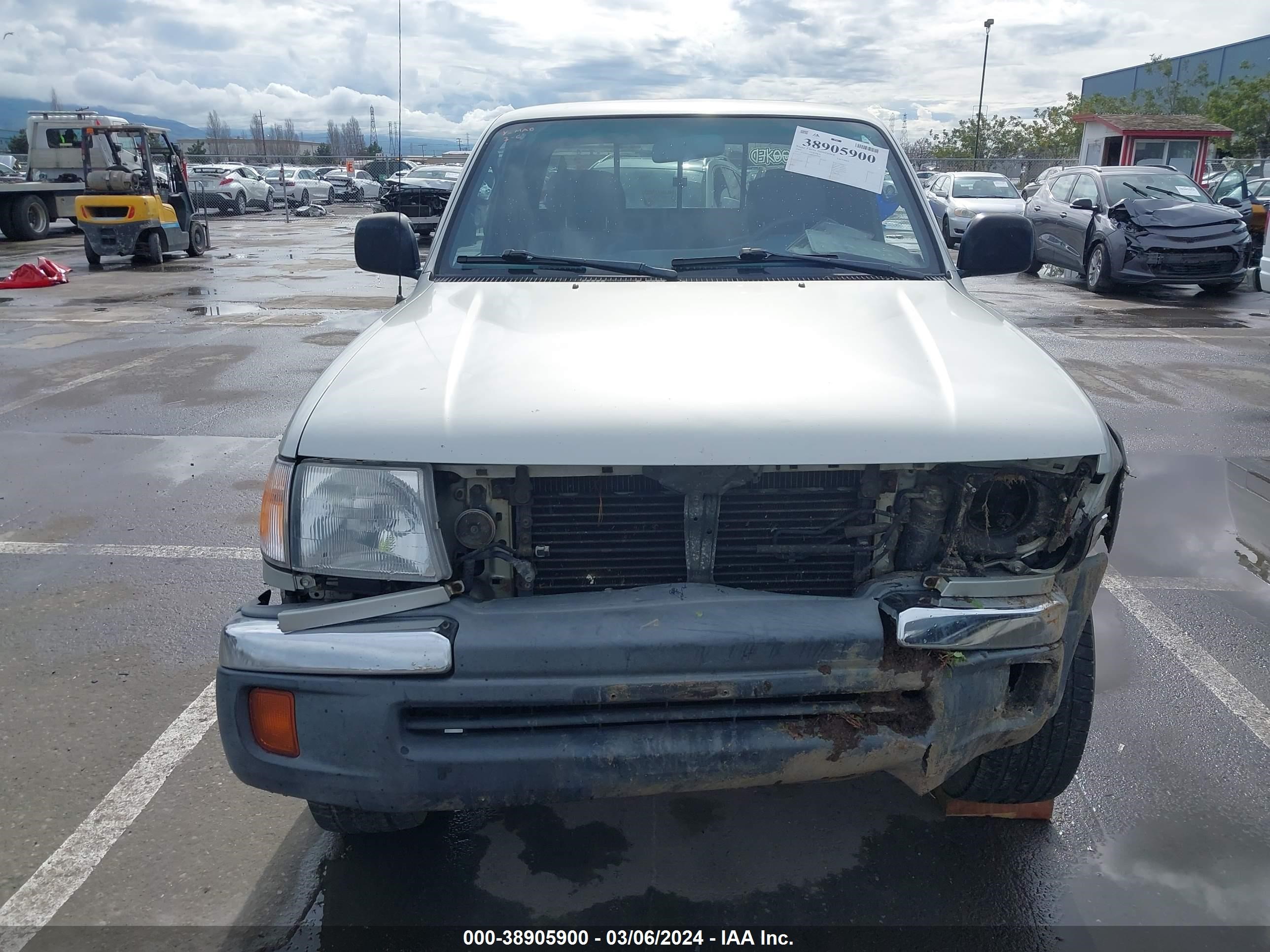 Photo 12 VIN: 4TASN92N8YZ607998 - TOYOTA TACOMA 