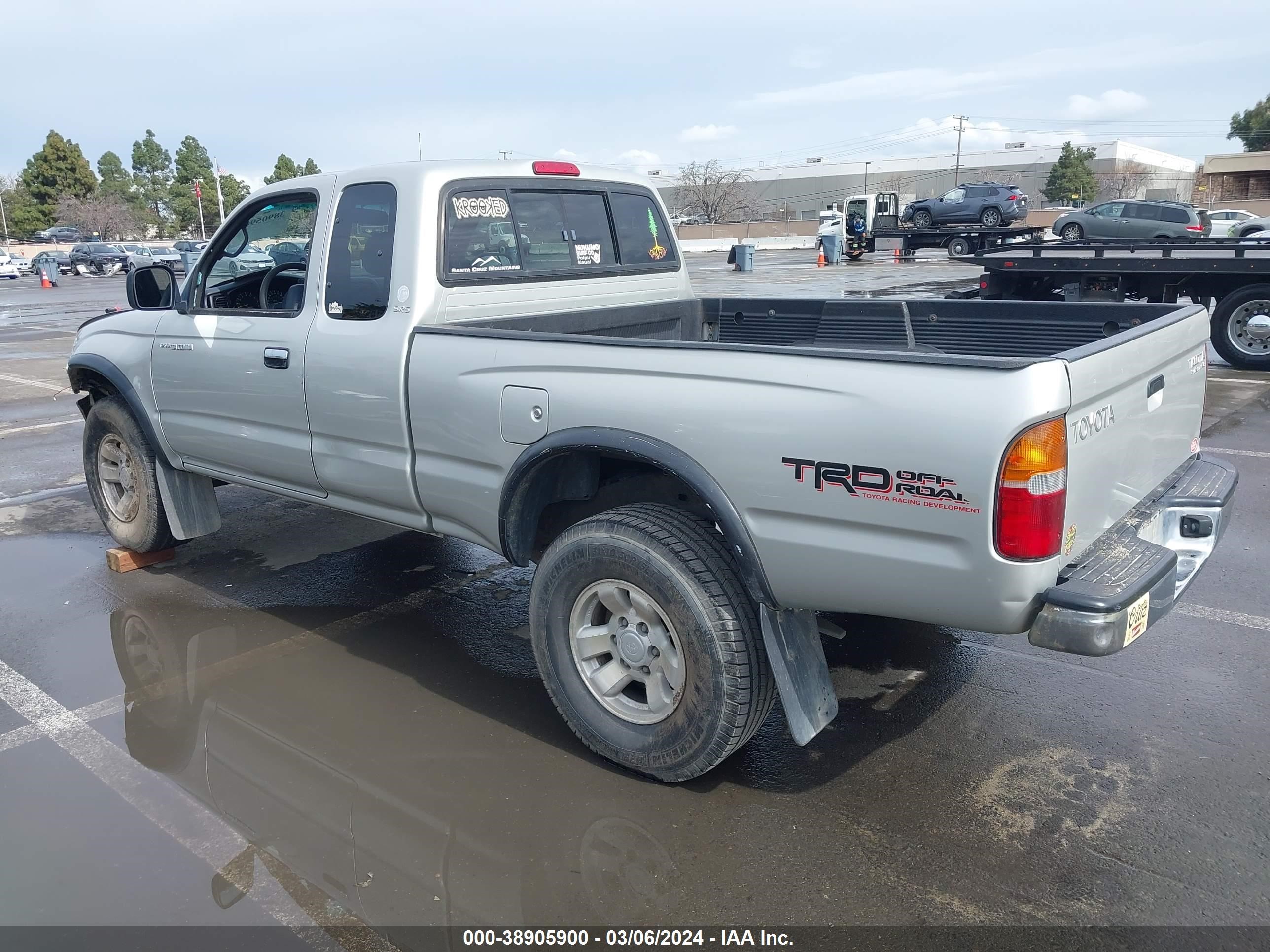 Photo 2 VIN: 4TASN92N8YZ607998 - TOYOTA TACOMA 