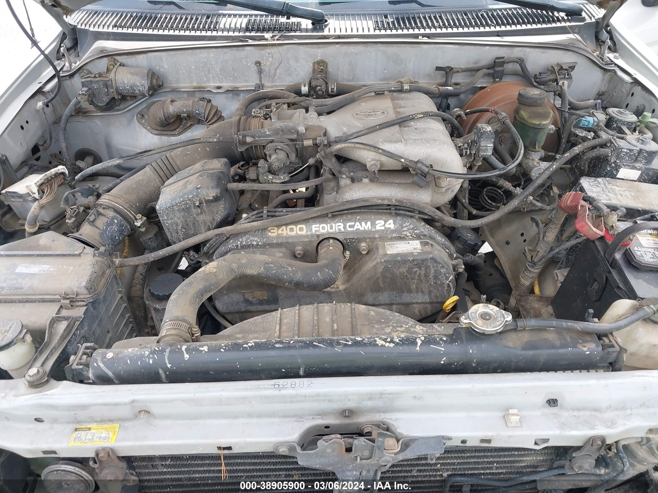 Photo 9 VIN: 4TASN92N8YZ607998 - TOYOTA TACOMA 