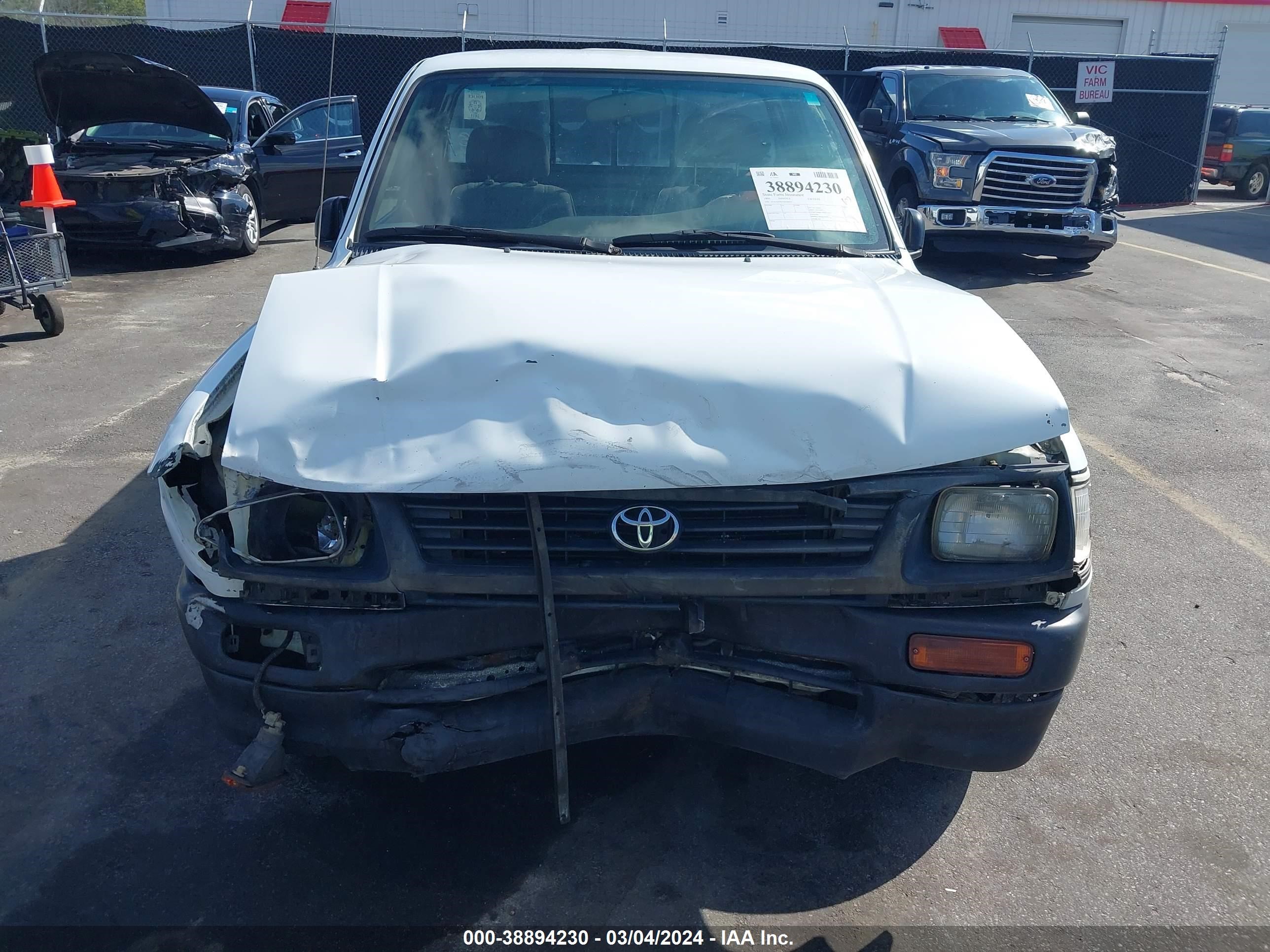 Photo 5 VIN: 4TAUN41B3SZ004421 - TOYOTA TACOMA 