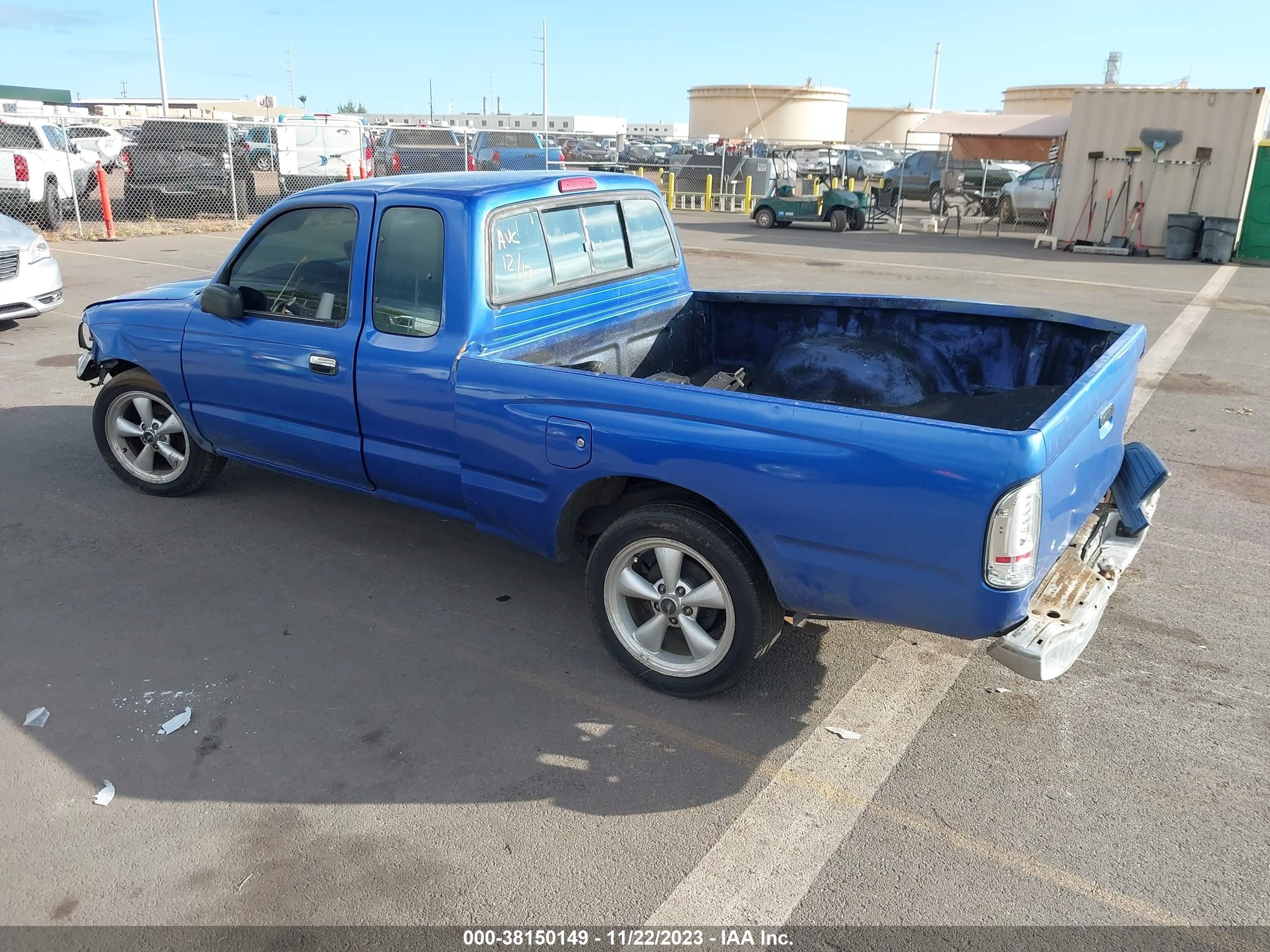 Photo 2 VIN: 4TAUN53B4SZ022056 - TOYOTA TACOMA 