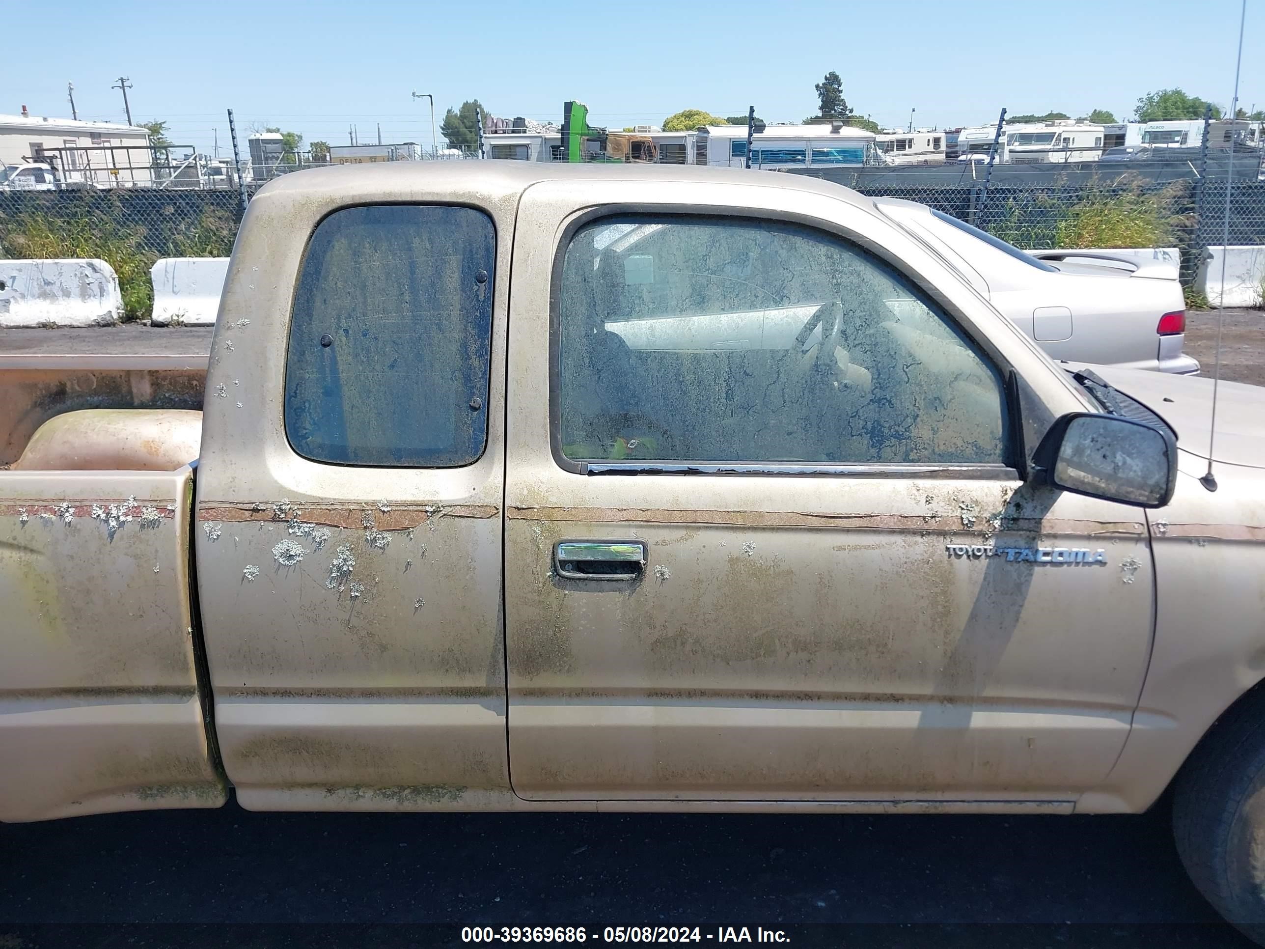 Photo 12 VIN: 4TAUN53B4SZ083844 - TOYOTA TACOMA 