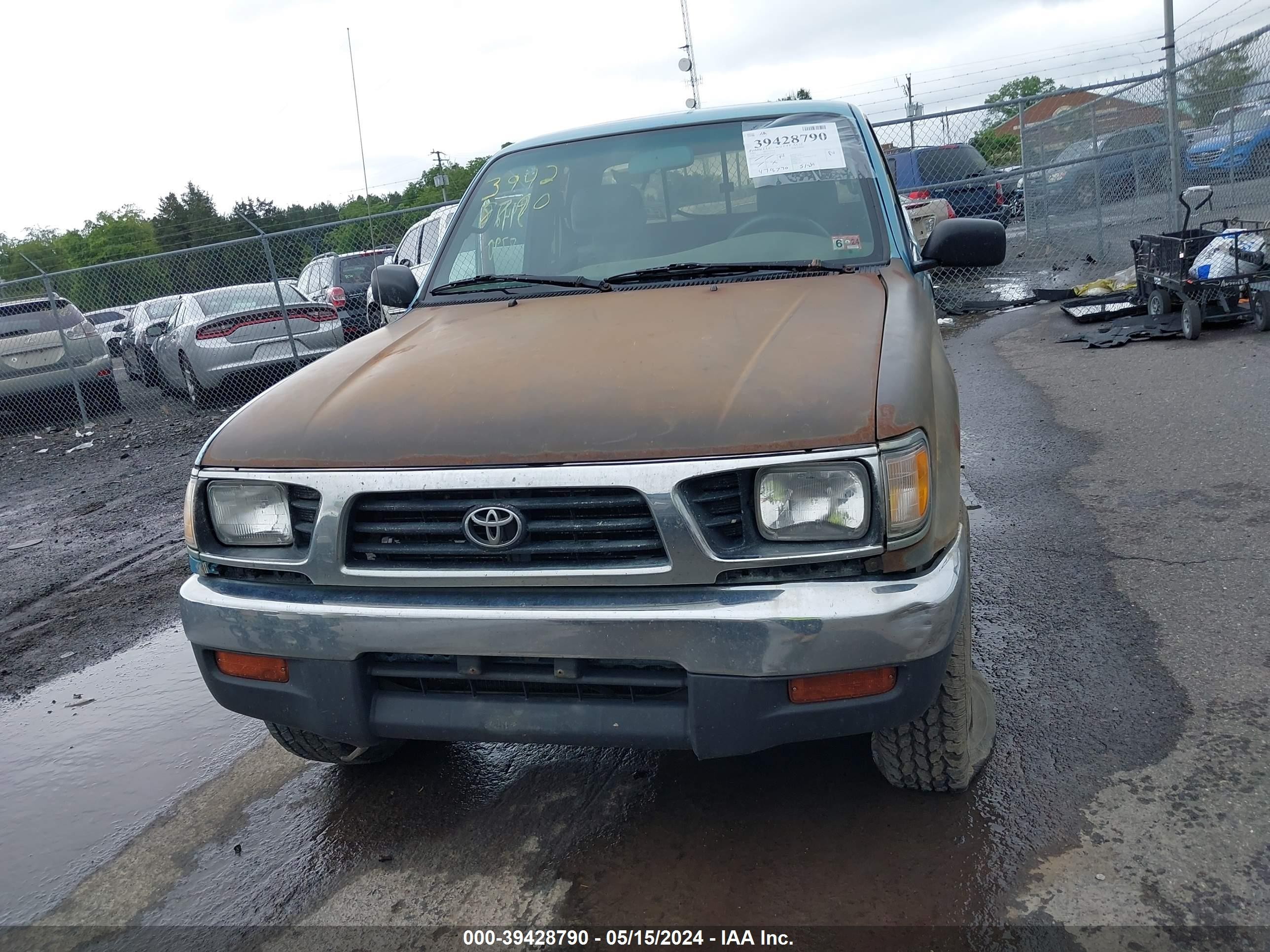 Photo 5 VIN: 4TAUN73C3SZ033635 - TOYOTA TACOMA 