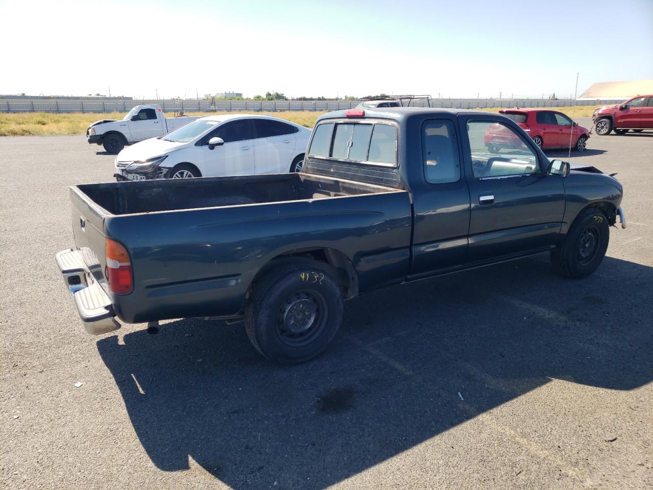 Photo 2 VIN: 4TAVL52N0TZ186170 - TOYOTA TACOMA 