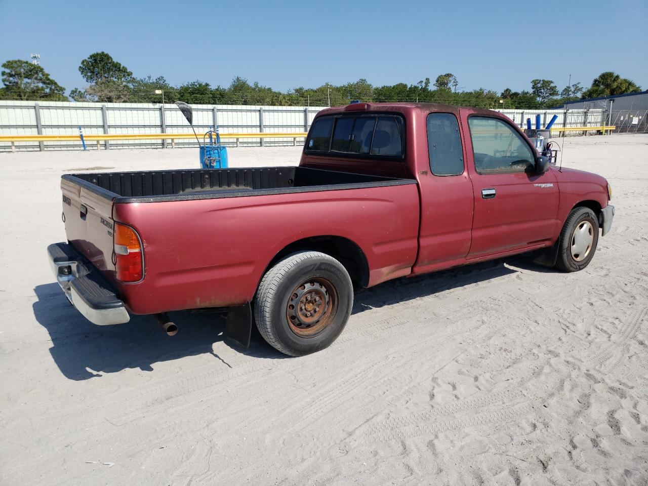 Photo 2 VIN: 4TAVL52N0WZ092648 - TOYOTA TACOMA 