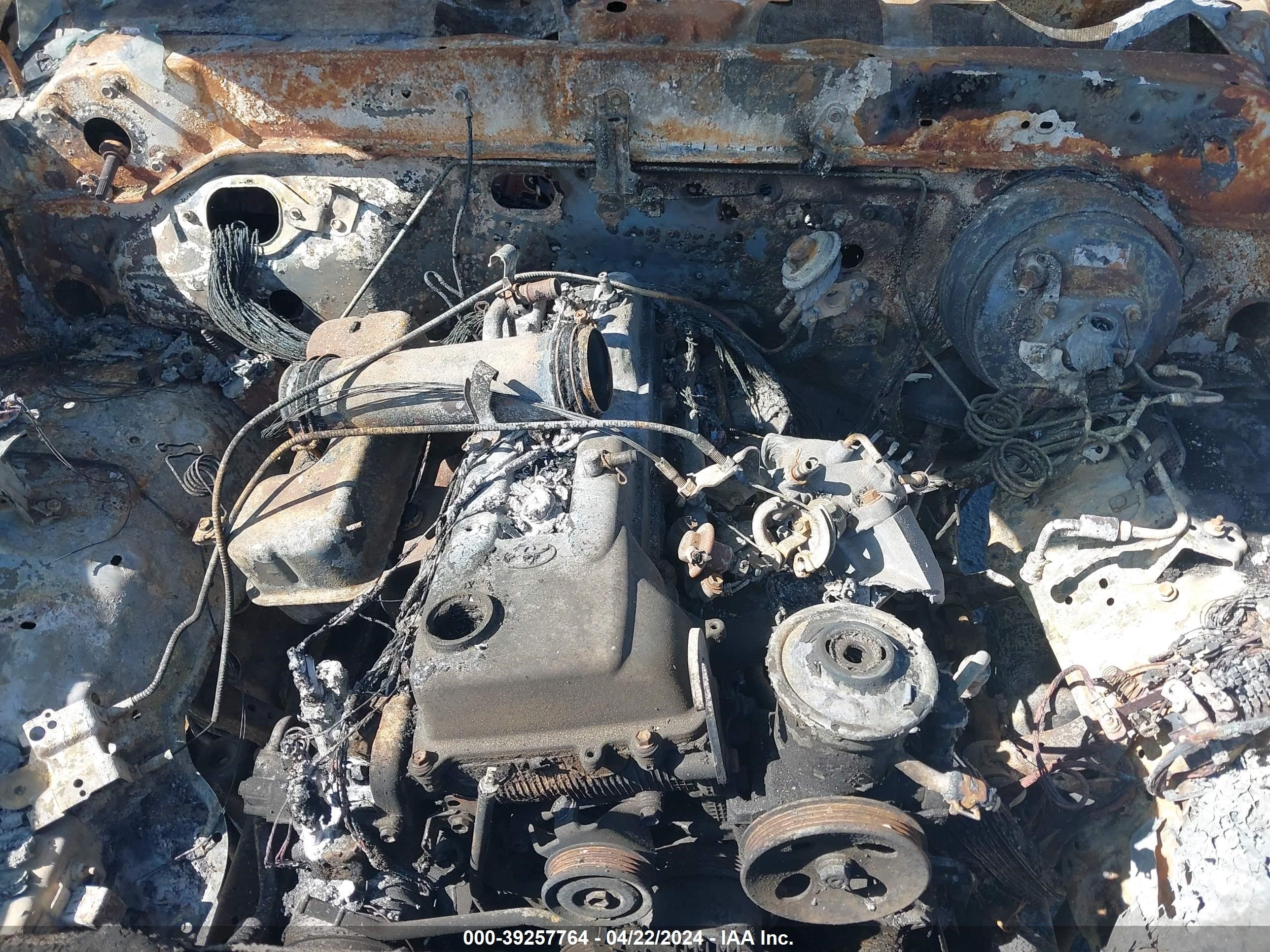 Photo 9 VIN: 4TAVL52N1YZ645634 - TOYOTA TACOMA 