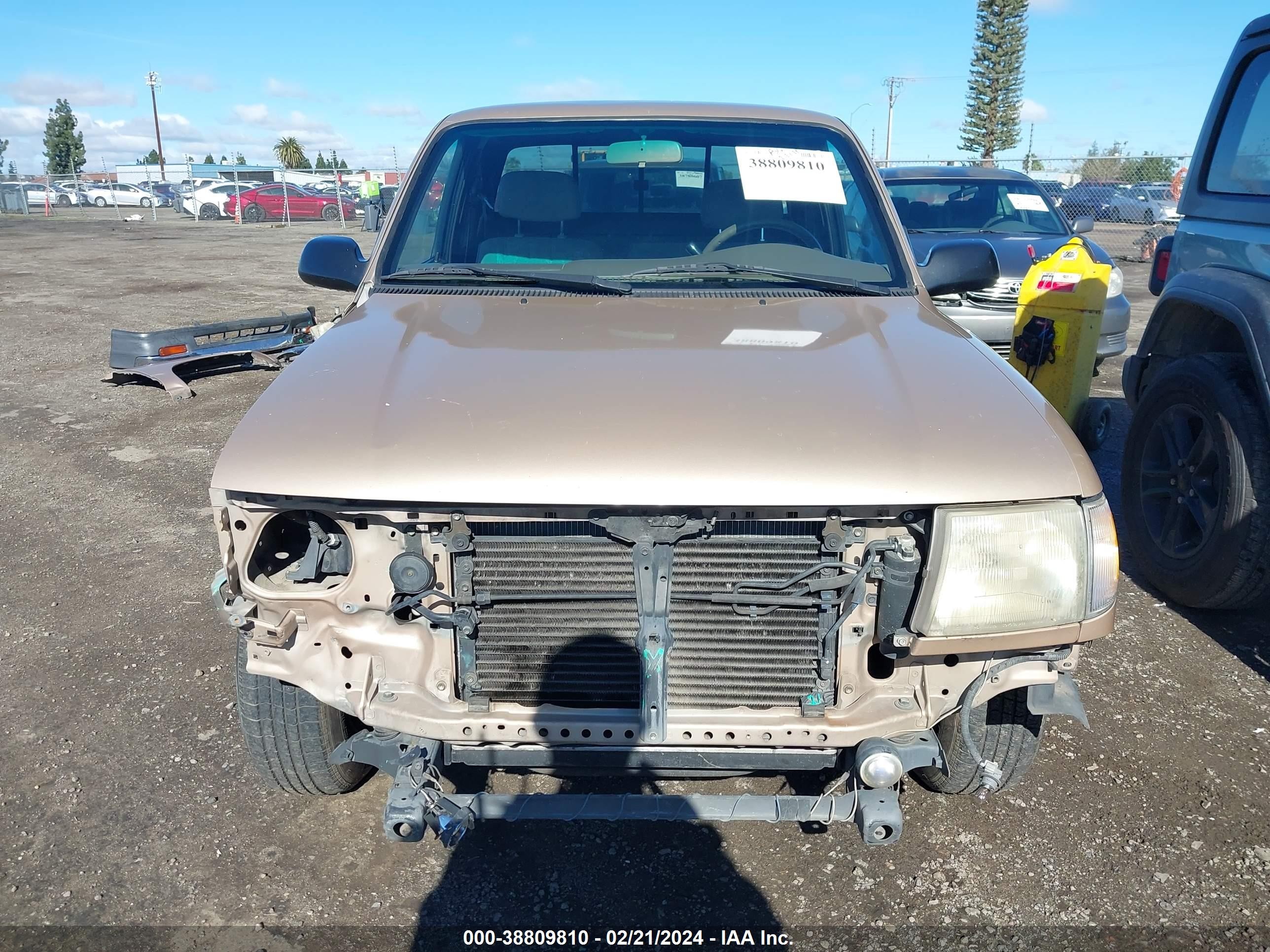 Photo 12 VIN: 4TAVL52N2YZ599974 - TOYOTA TACOMA 