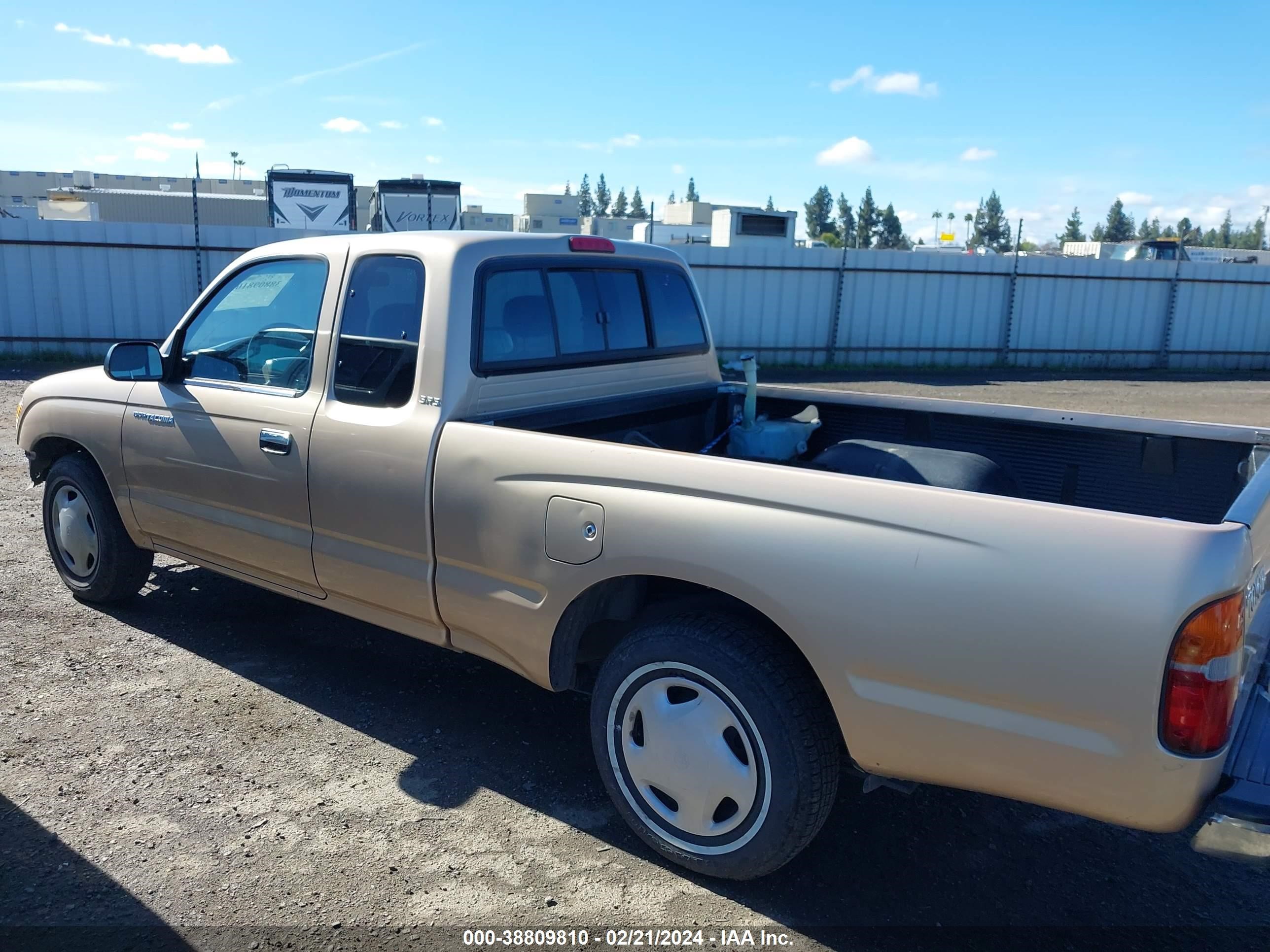 Photo 14 VIN: 4TAVL52N2YZ599974 - TOYOTA TACOMA 