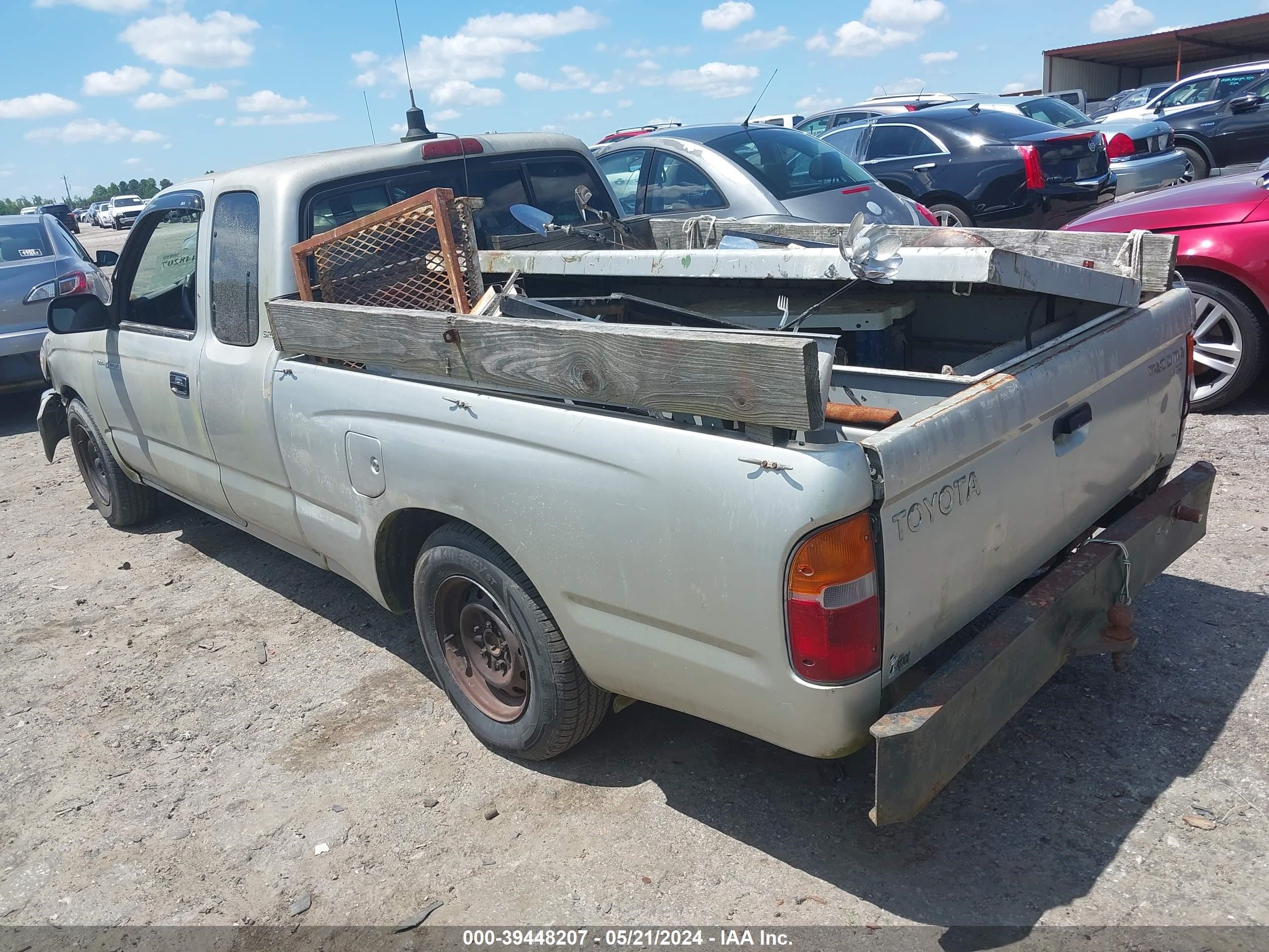 Photo 2 VIN: 4TAVL52N4YZ627905 - TOYOTA TACOMA 