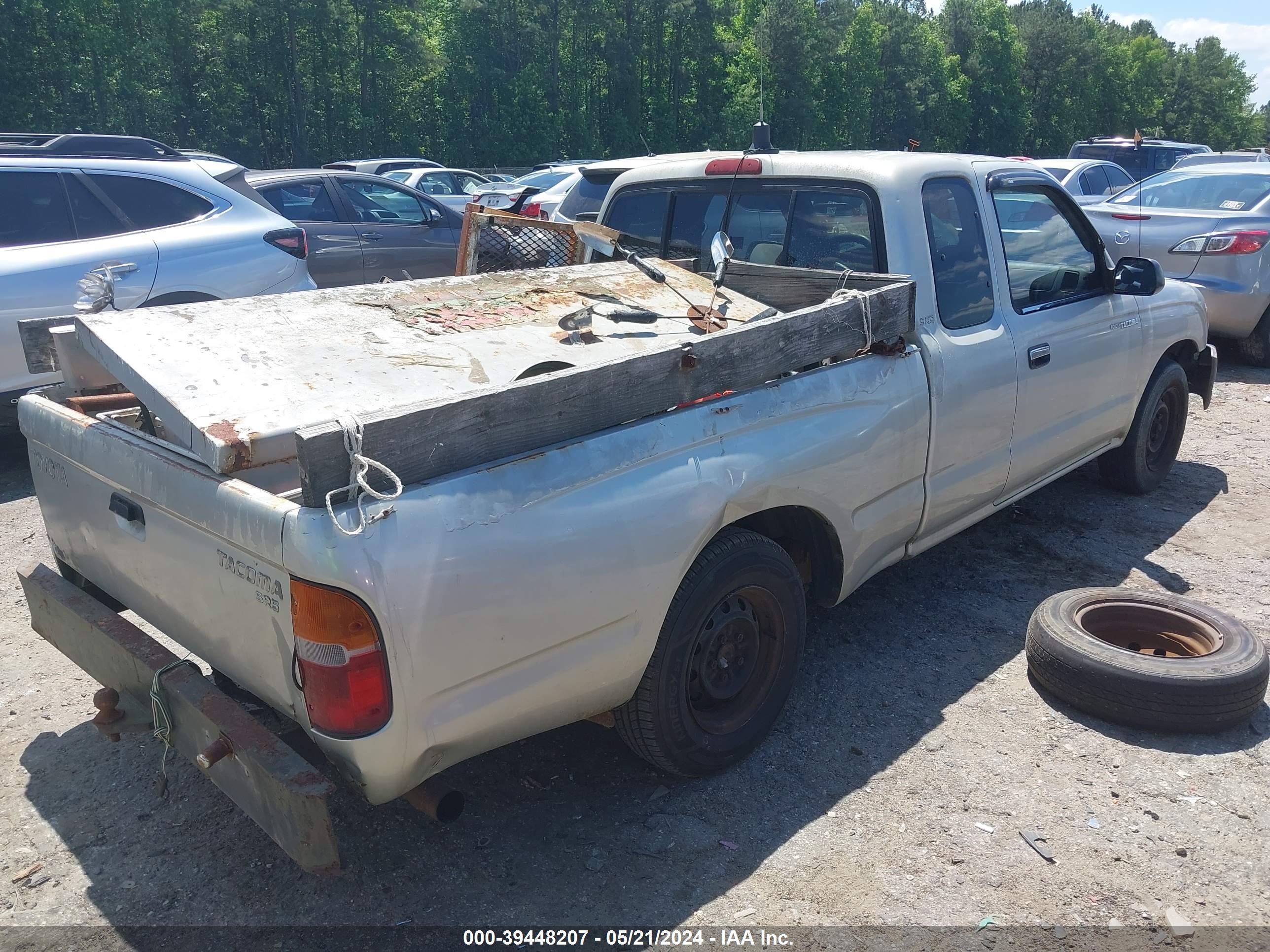 Photo 3 VIN: 4TAVL52N4YZ627905 - TOYOTA TACOMA 