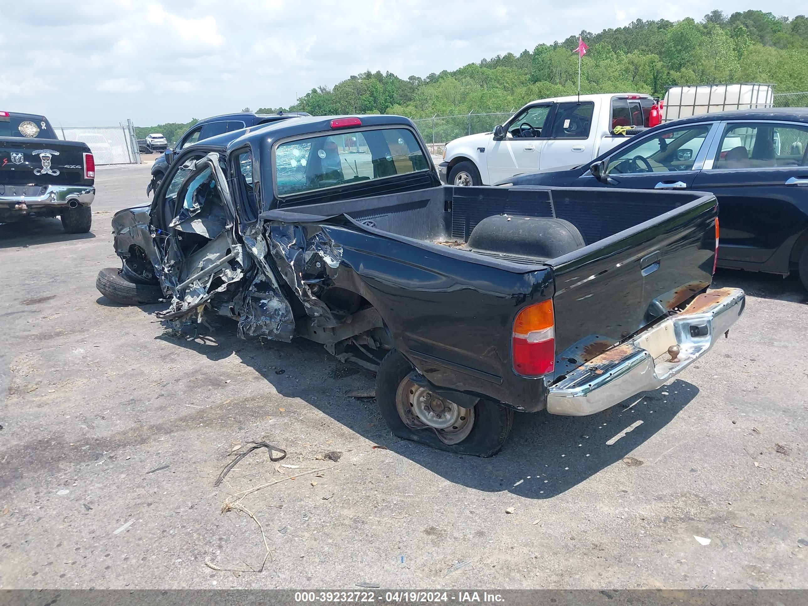 Photo 2 VIN: 4TAVL52N7WZ045391 - TOYOTA TACOMA 