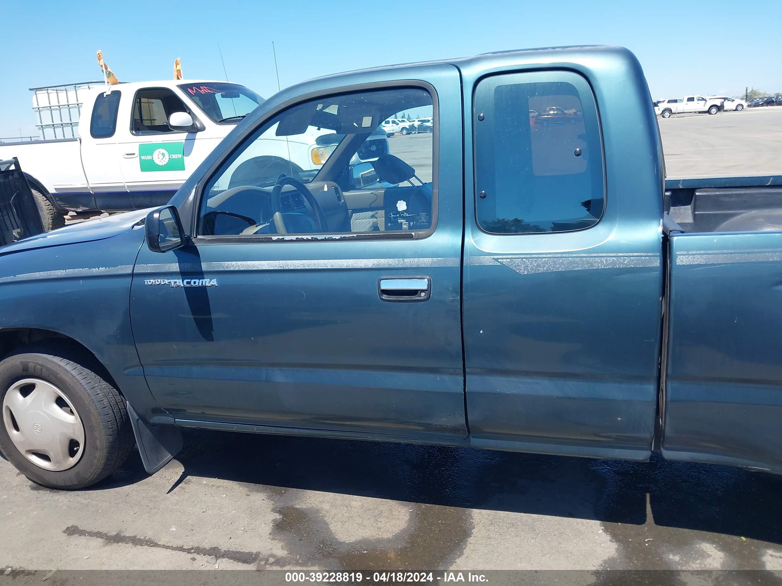 Photo 13 VIN: 4TAVL52N8TZ123799 - TOYOTA TACOMA 