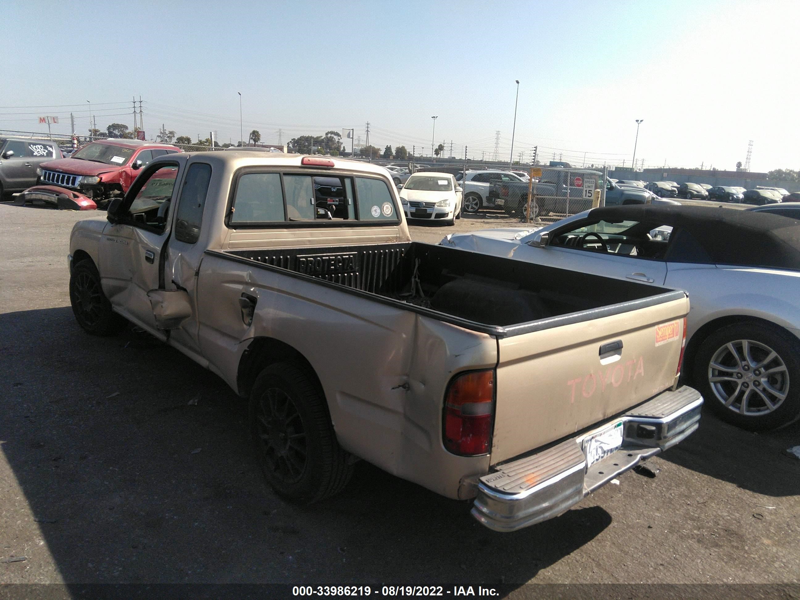 Photo 2 VIN: 4TAVL52N8VZ260762 - TOYOTA TACOMA 