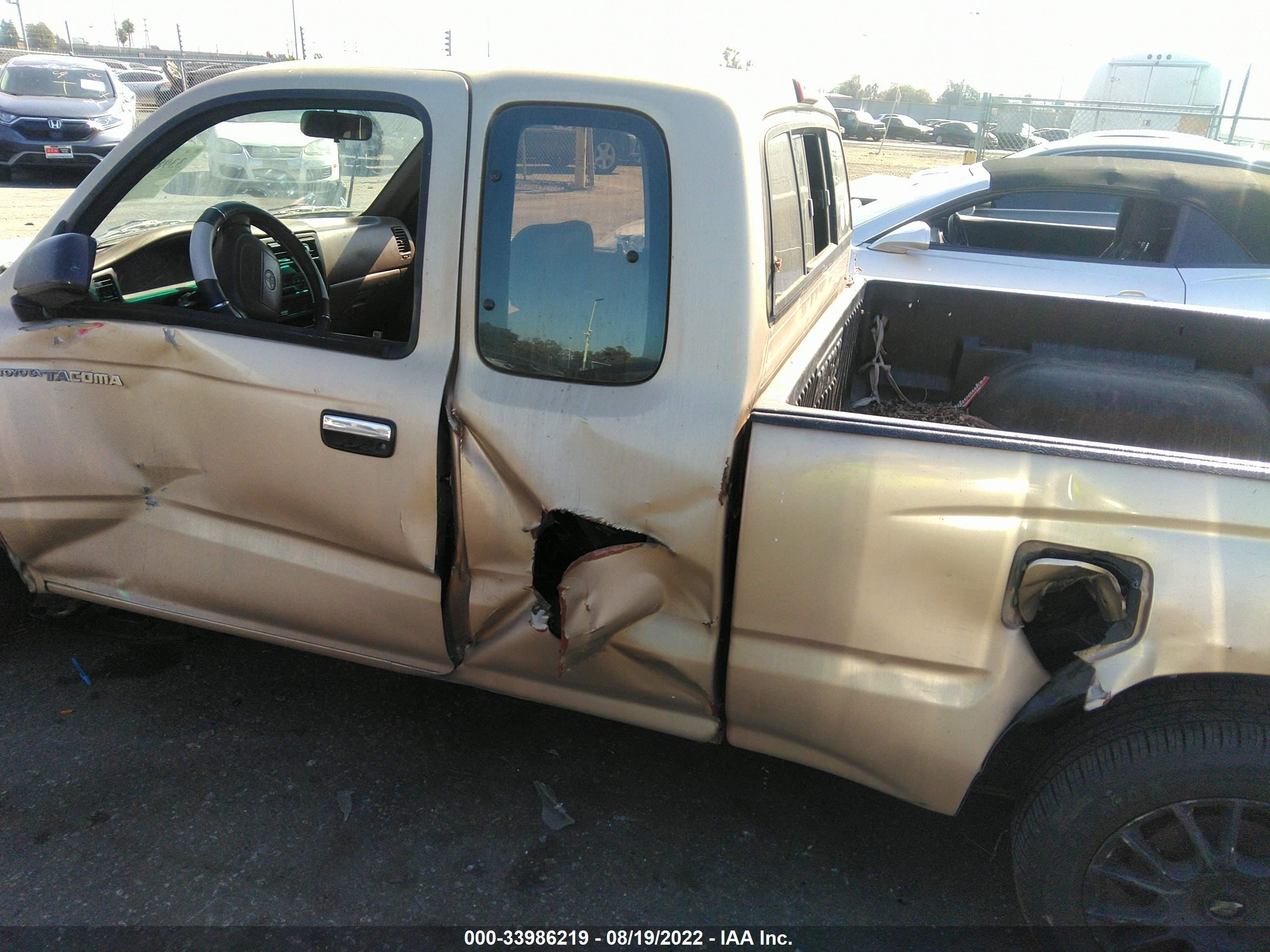 Photo 5 VIN: 4TAVL52N8VZ260762 - TOYOTA TACOMA 