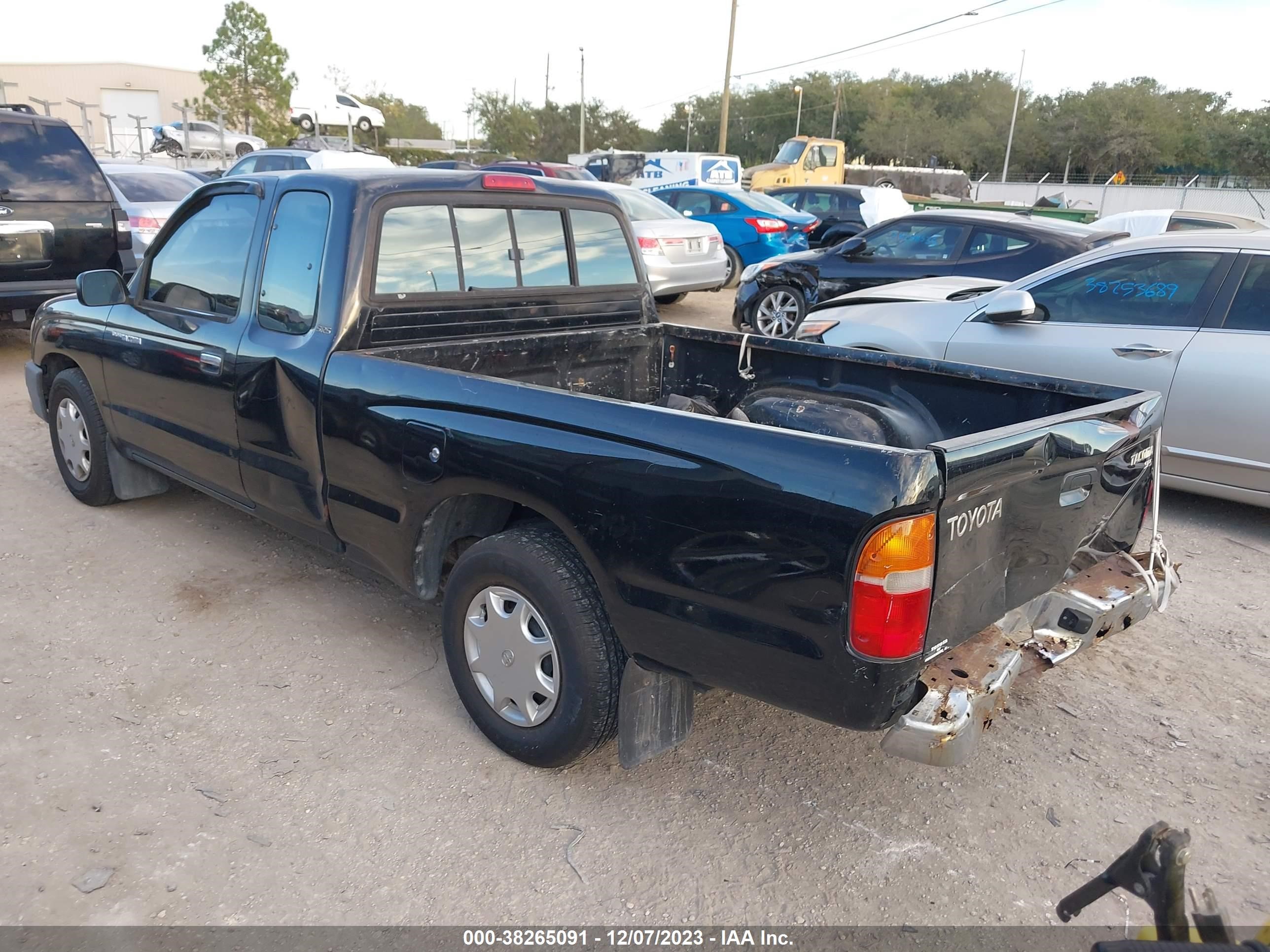 Photo 2 VIN: 4TAVL52N8WZ110149 - TOYOTA TACOMA 