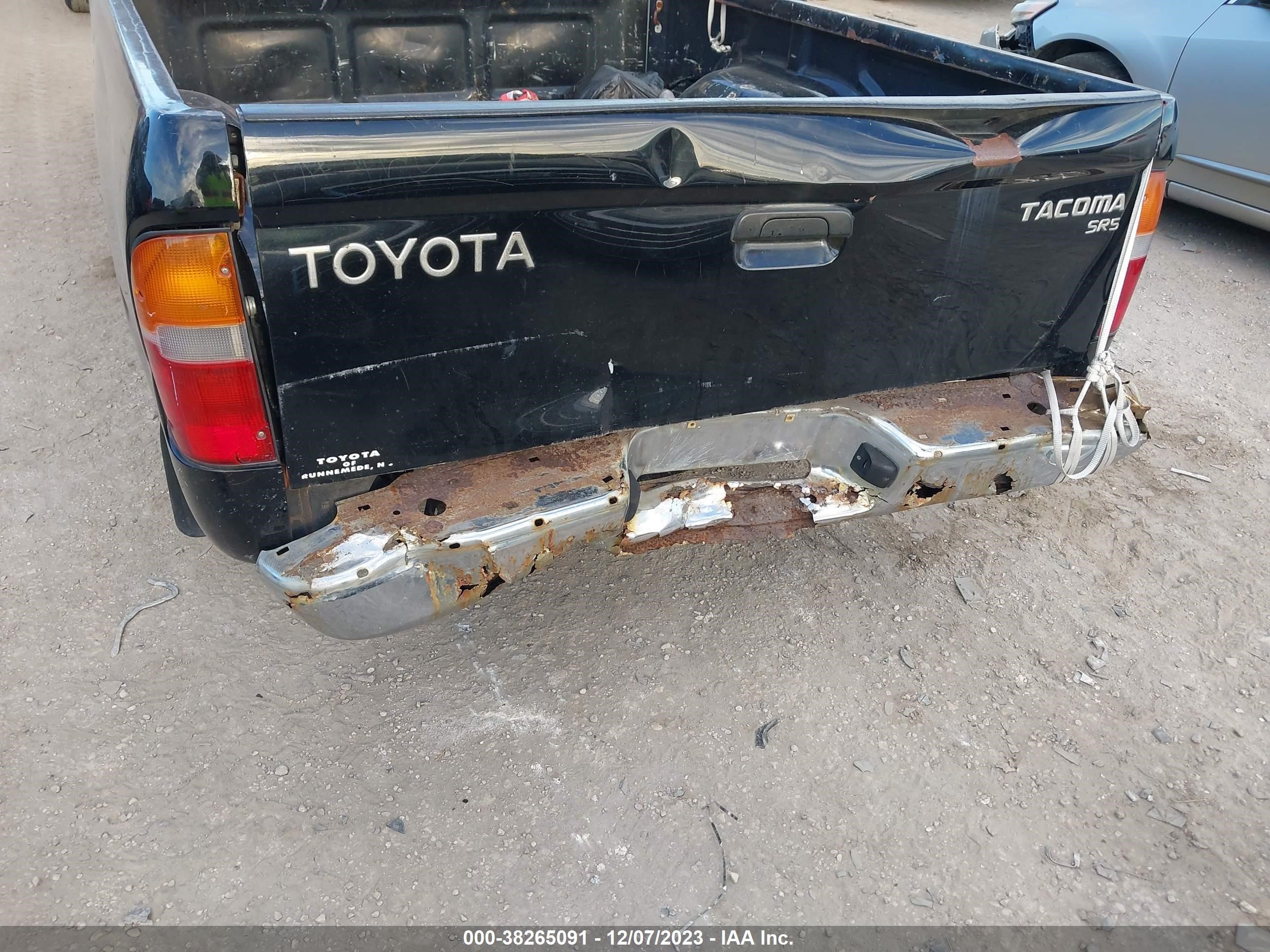 Photo 5 VIN: 4TAVL52N8WZ110149 - TOYOTA TACOMA 