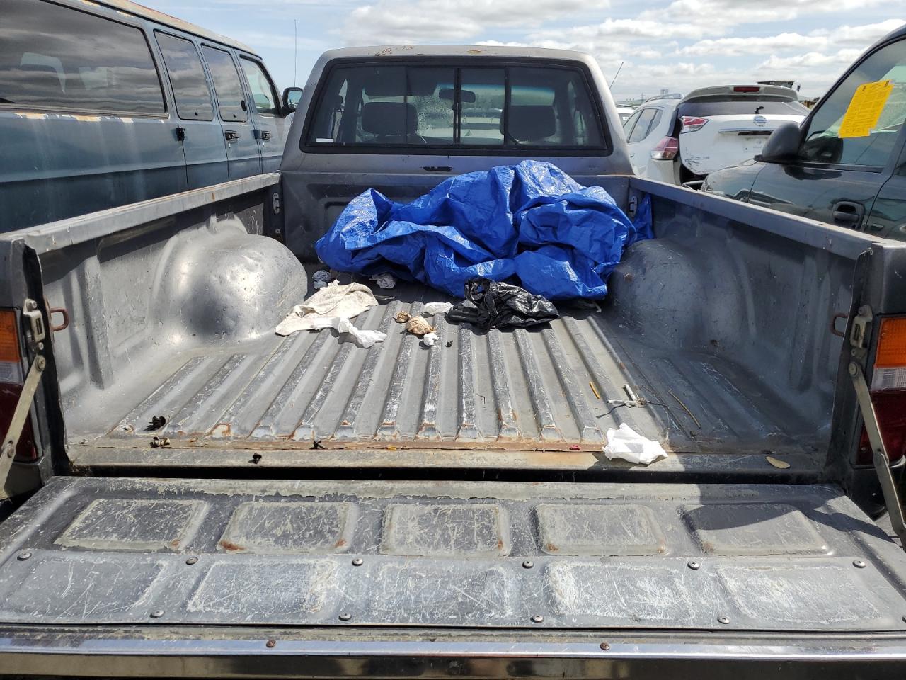 Photo 9 VIN: 4TAVN13D2PZ126843 - TOYOTA PICKUP 