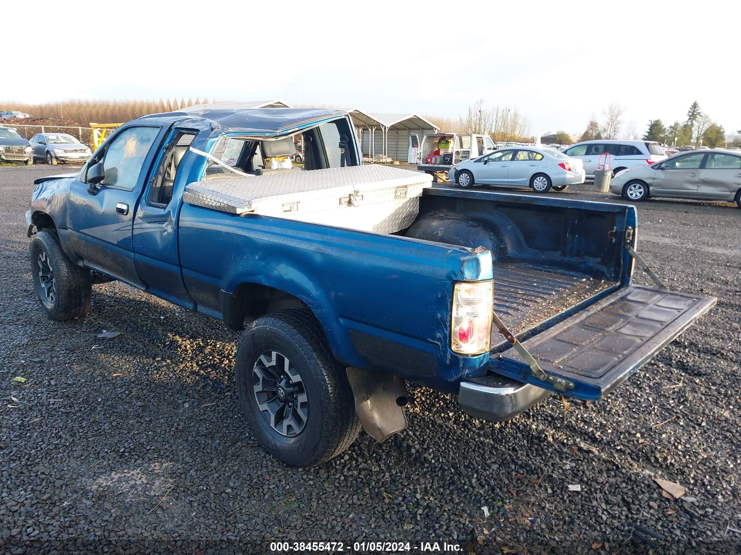 Photo 2 VIN: 4TAVN13DXPZ109904 - TOYOTA PICKUP 