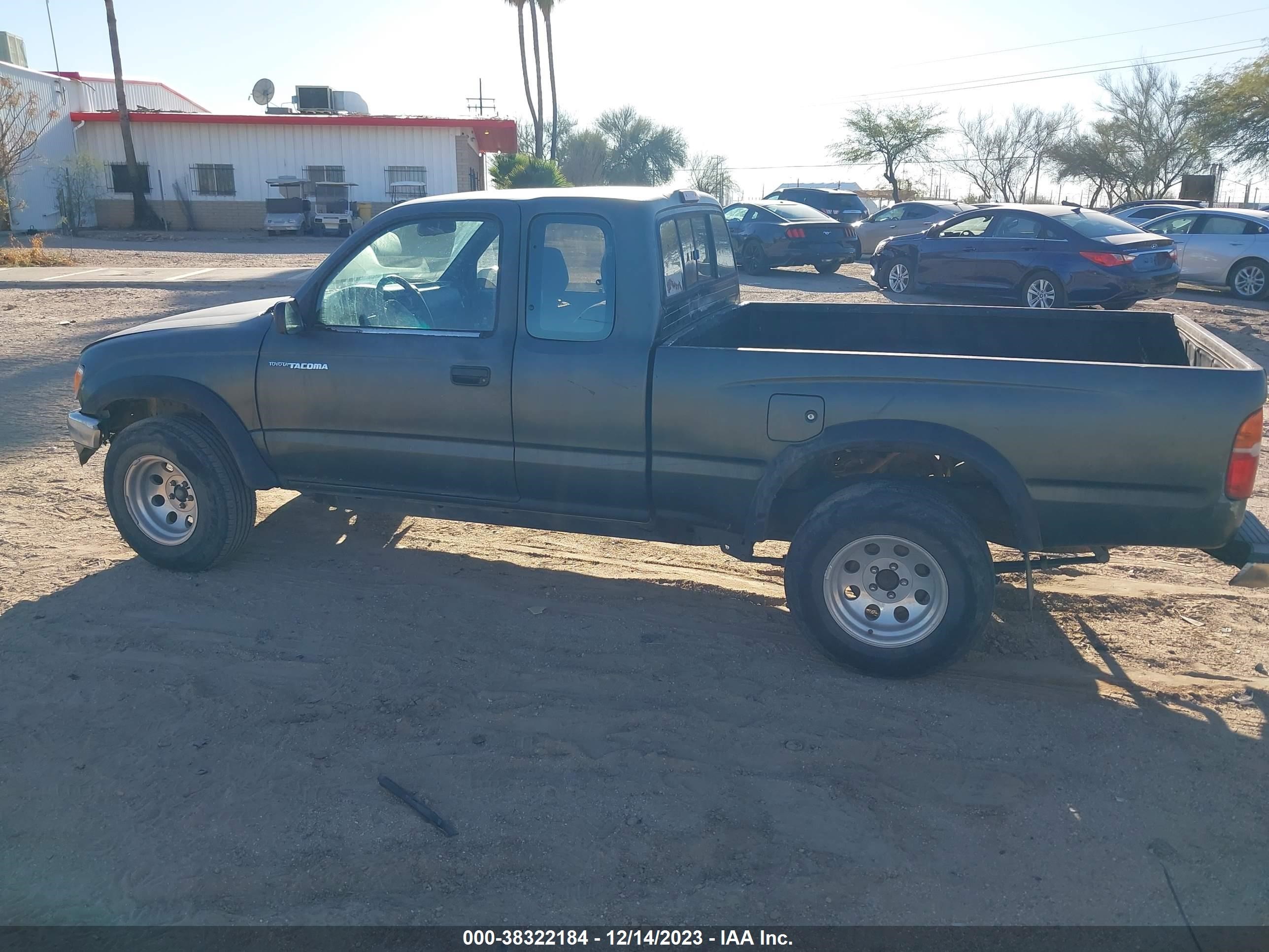 Photo 13 VIN: 4TAVN52N3VZ308906 - TOYOTA TACOMA 